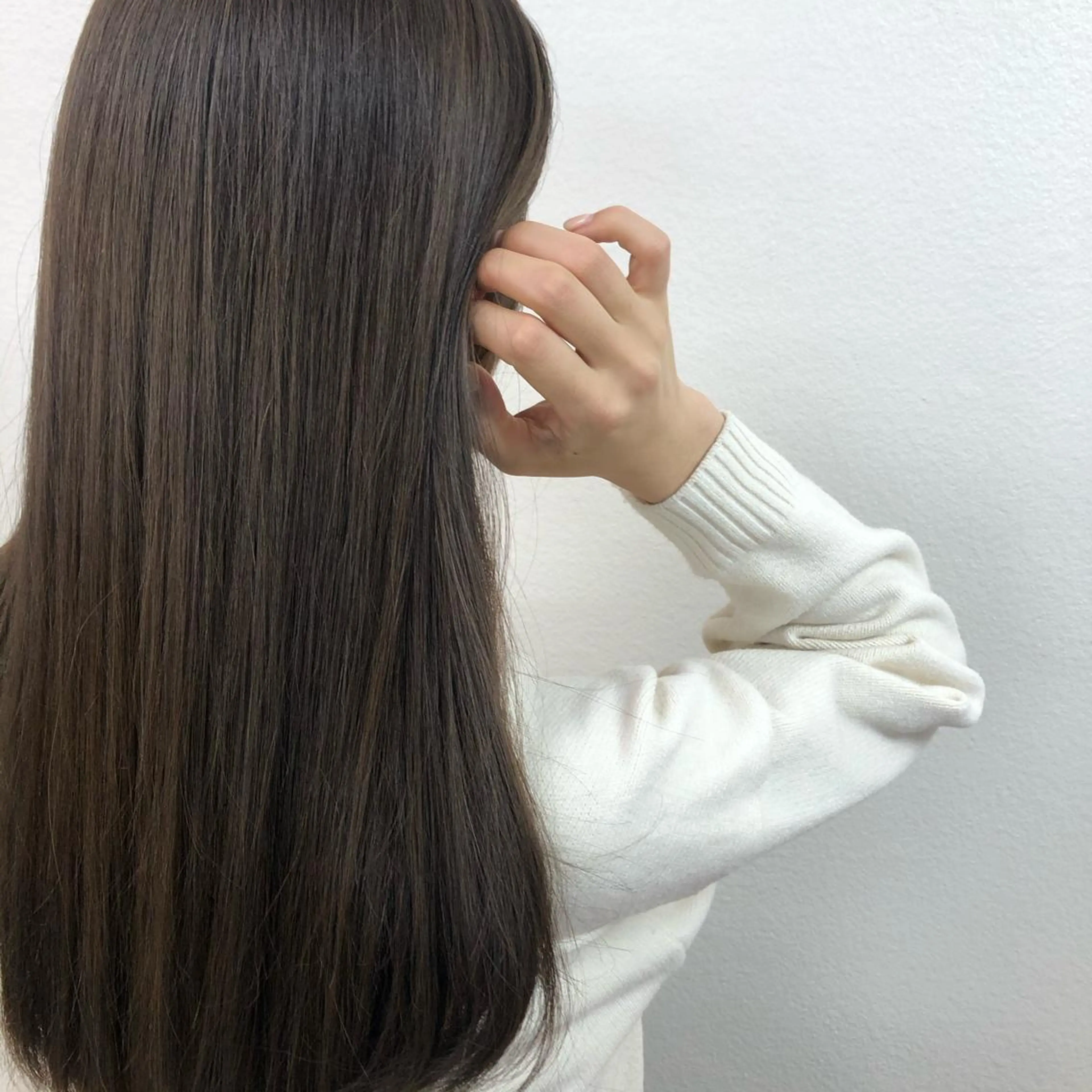 セミロング カラー ヘアアレンジ 外苑前NO.1艶髪 透明感カラーのヘアスタイル