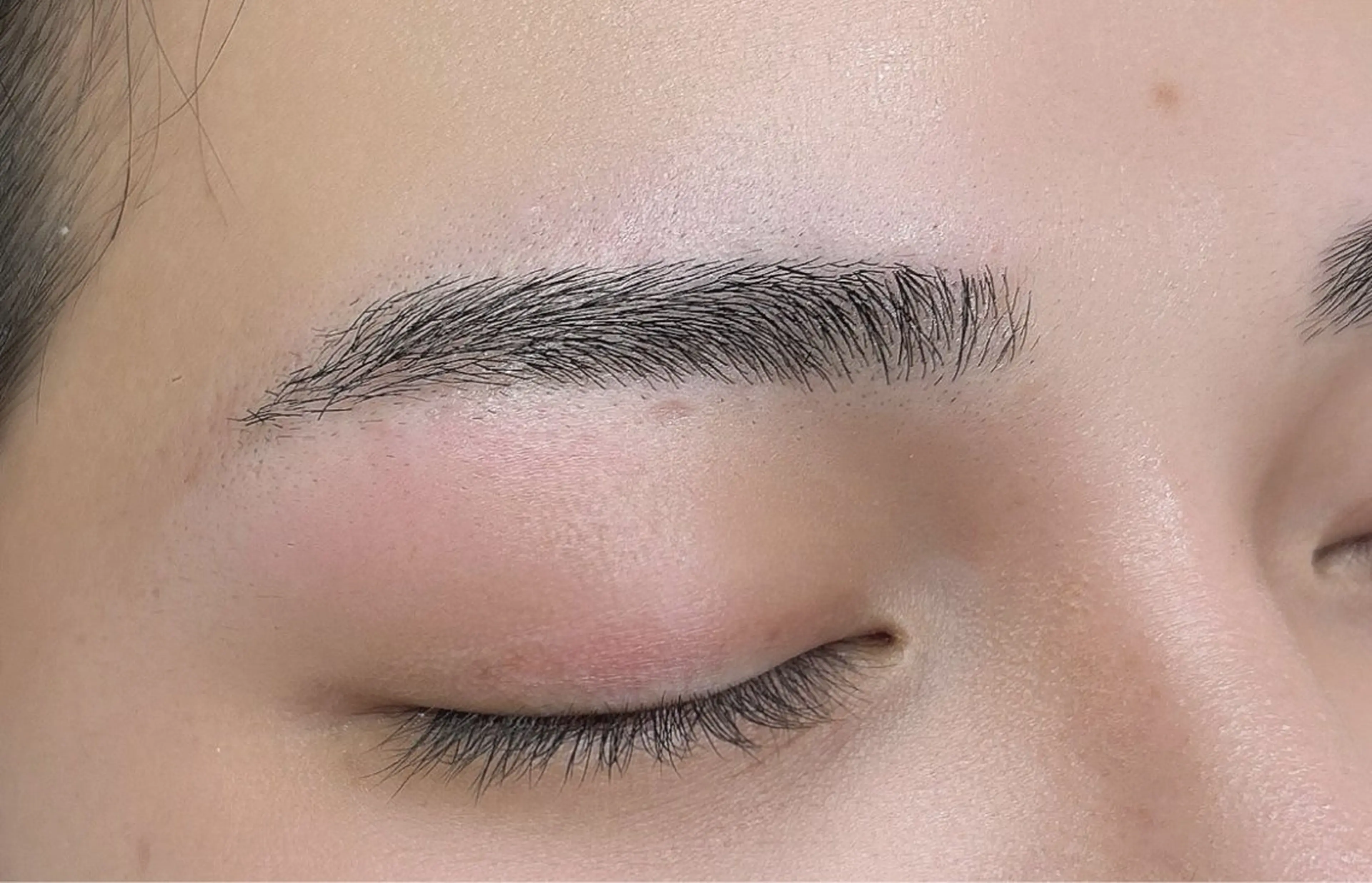 メンズ アイブロウ メンズアイブロウ ワックス脱毛 眉カット その他(アイブロウ) une FEMINの眉毛・アイブロウイメージ