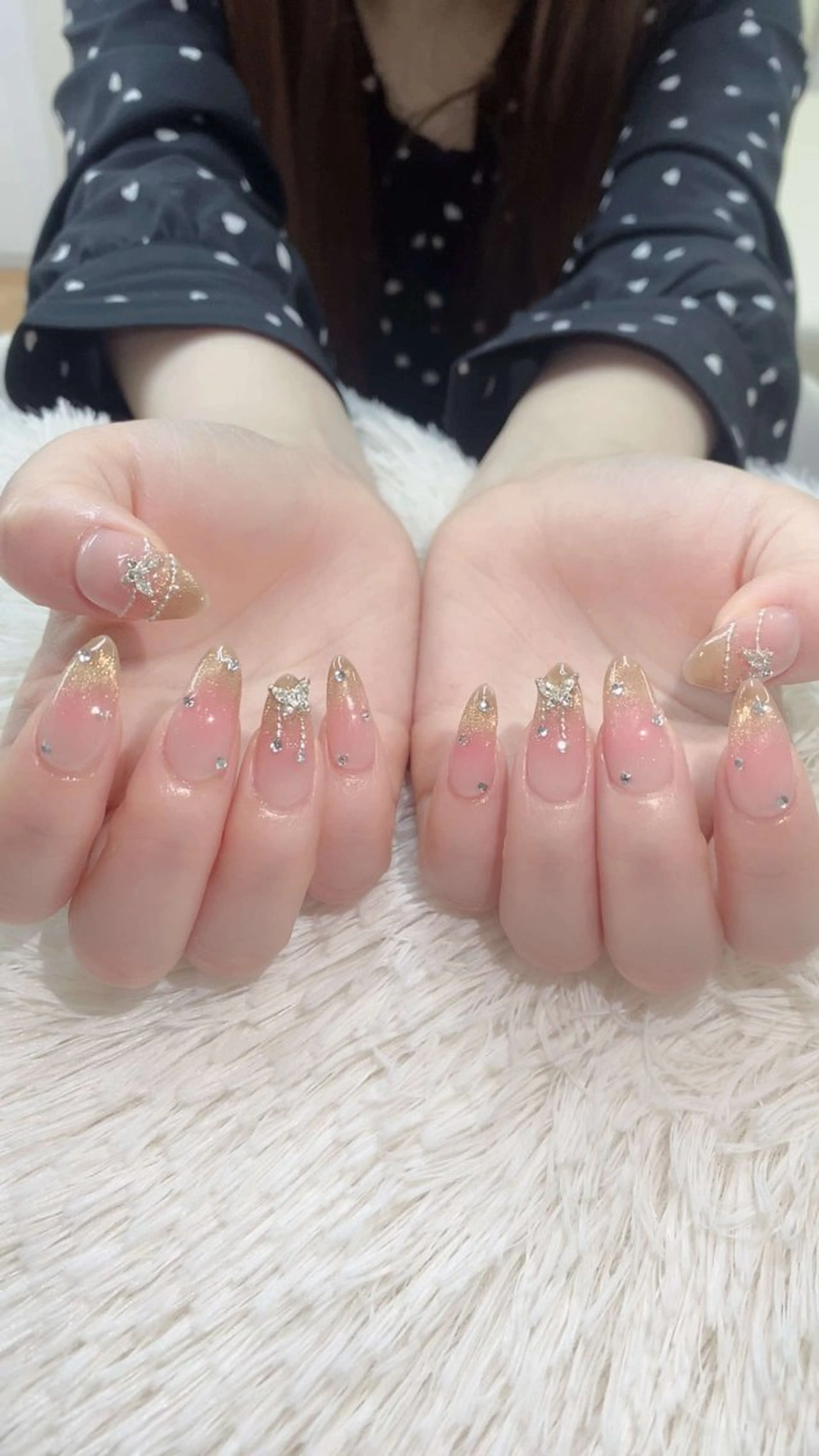 【自爪】アート・パーツ付け放題4本まで　パラジェル無料使用の写真