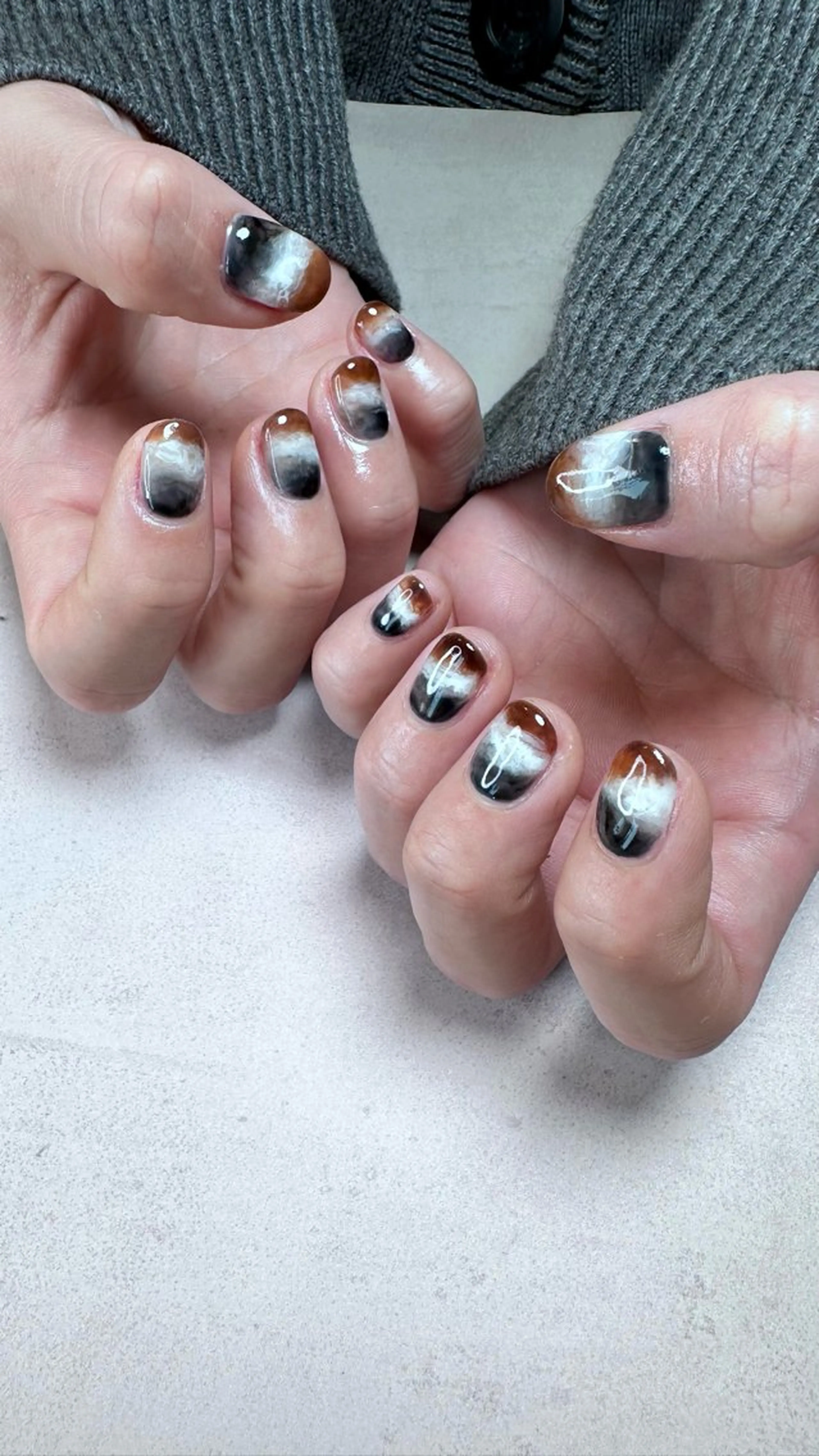 ネイル ニュアンスネイル ハンドネイル ハンドケア Atelier Ariのネイルデザイン