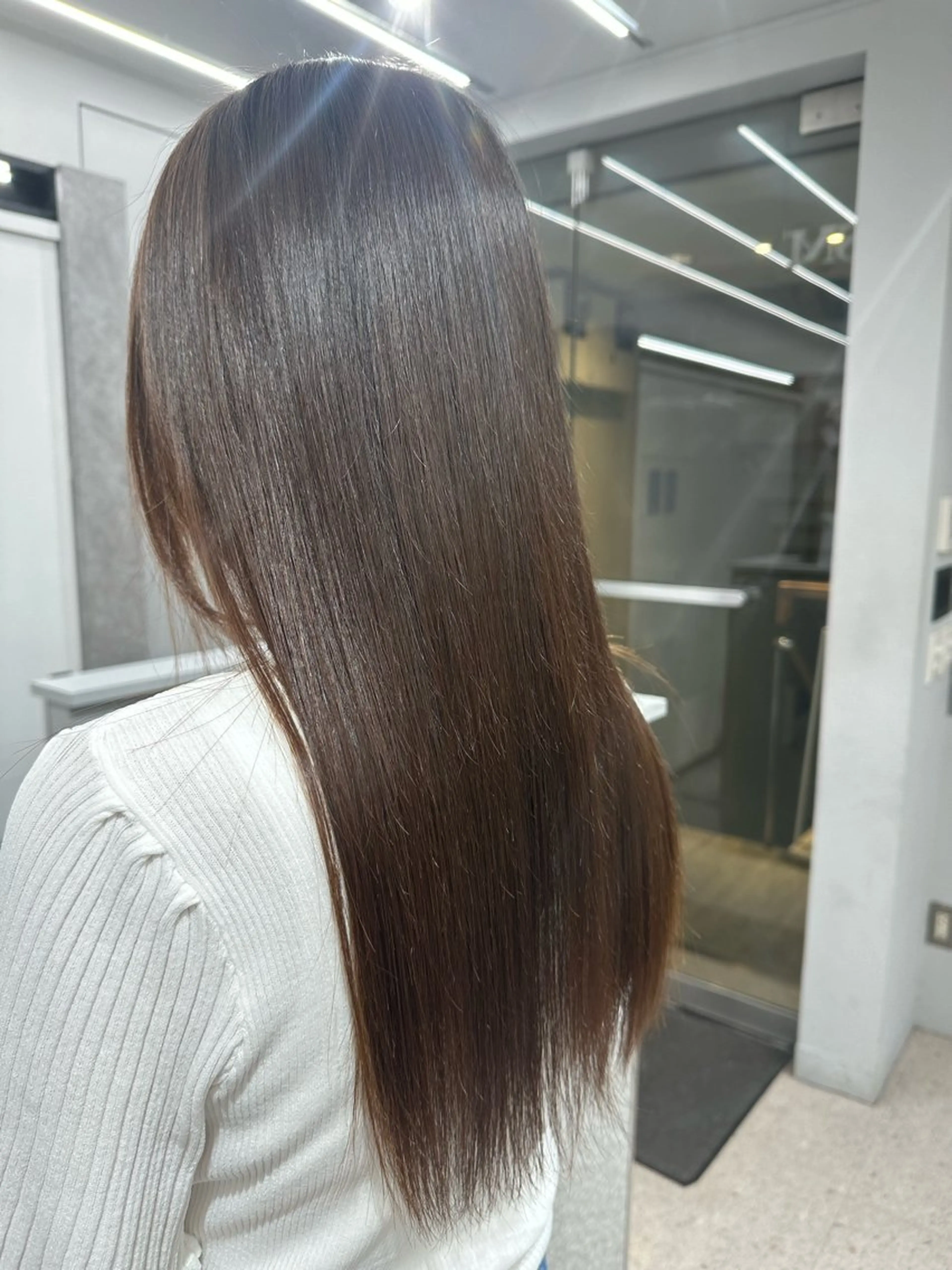 セミロング 🖤🤍石川 アイリ🤍🖤のヘアスタイル