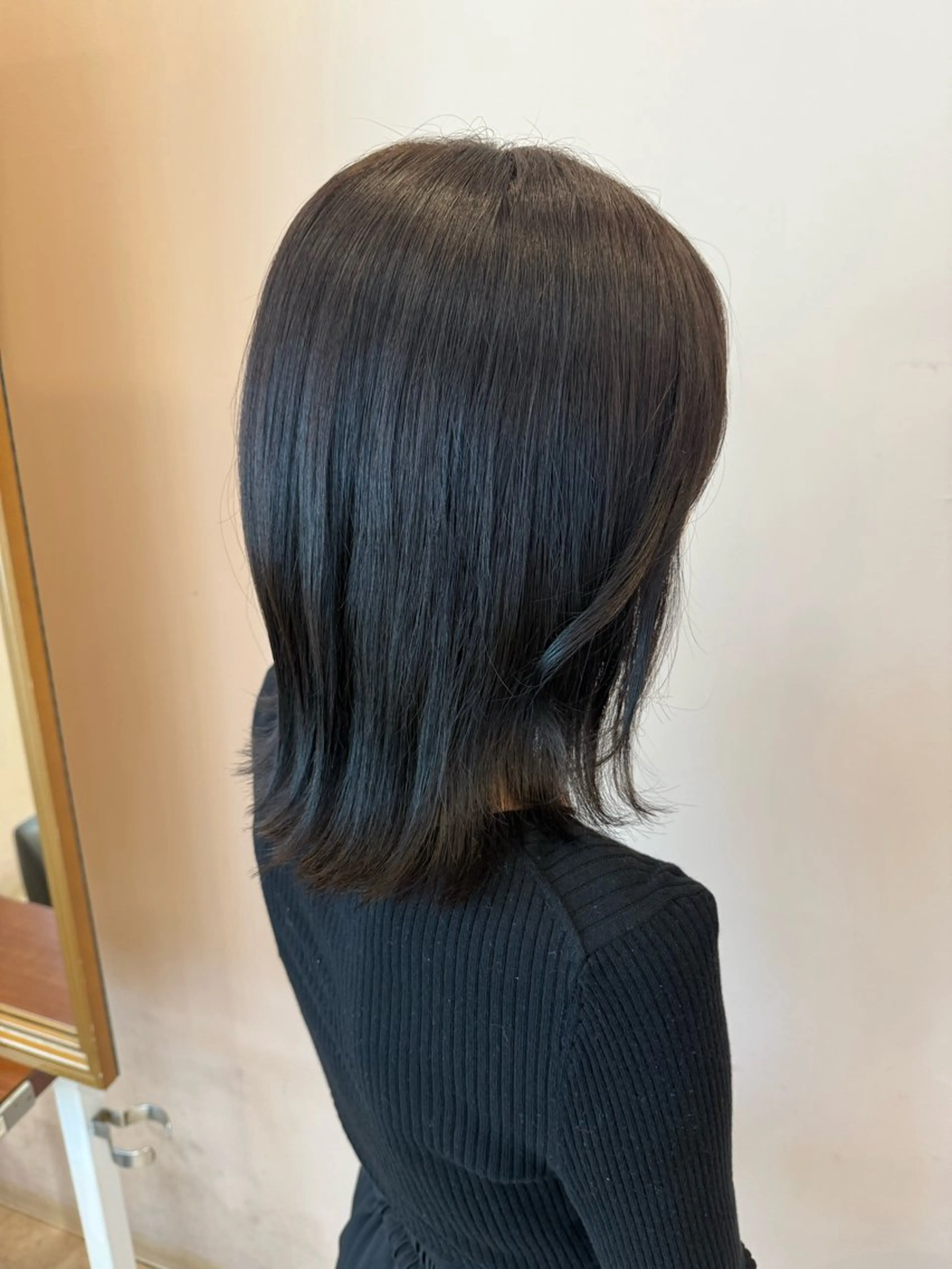 ミディアム カラー ブラウンカラー ダークブラウン ボブ 鈴木 二依奈のヘアスタイル