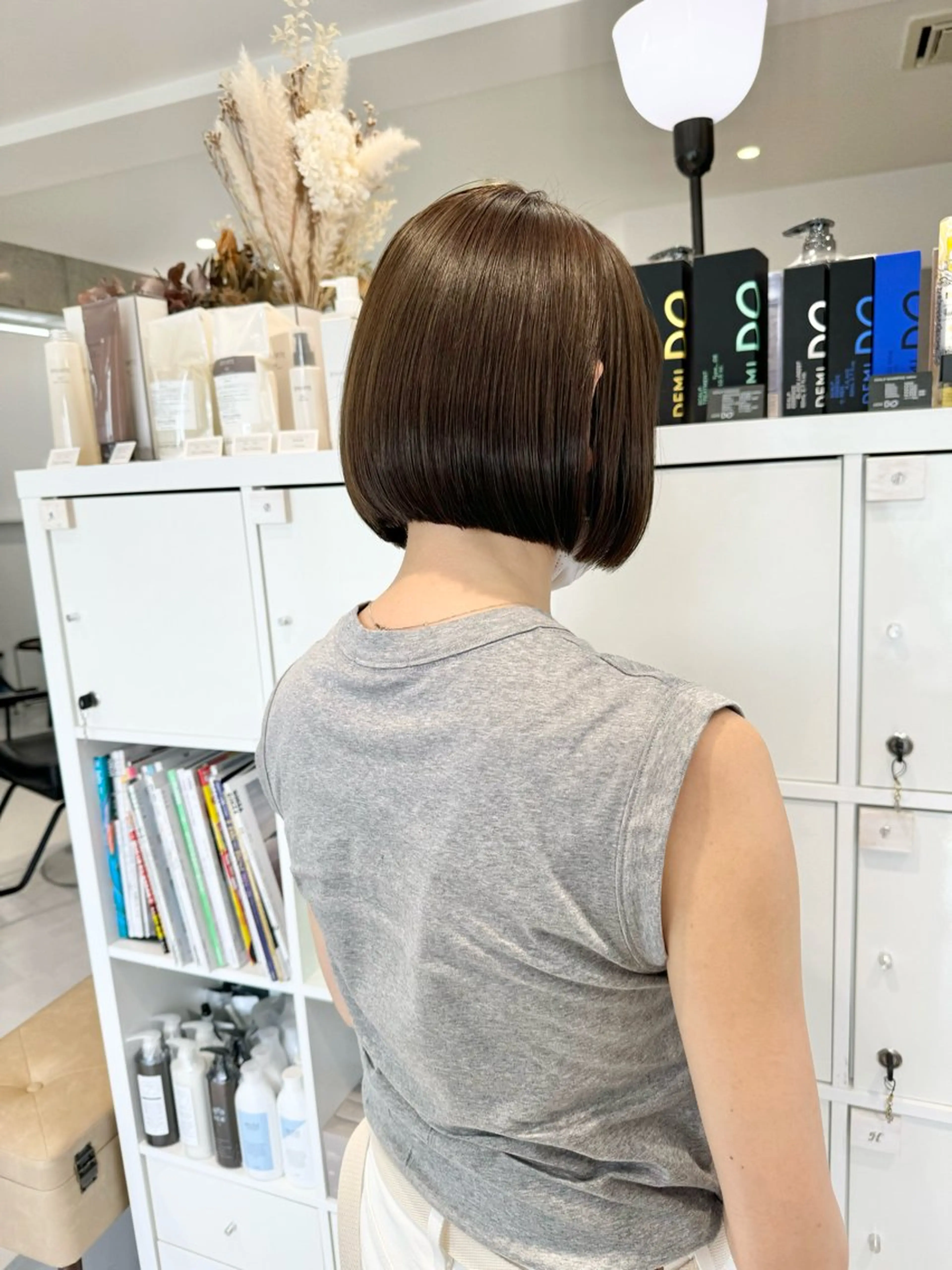 ショート カラー 会田有紀 /切りっぱなしボブのヘアスタイル