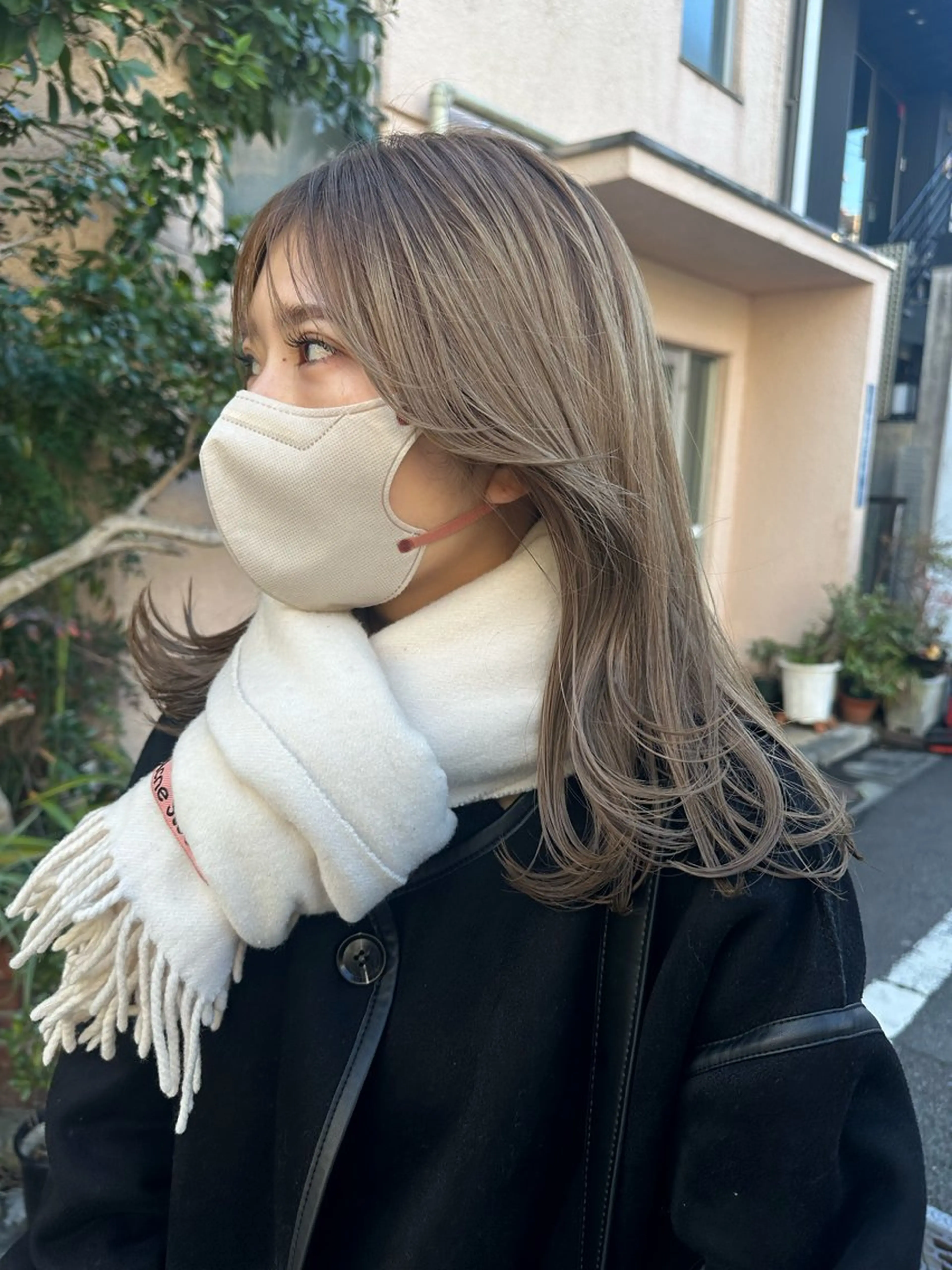 ミディアム カラー SALTWATER AYARIのヘアスタイル