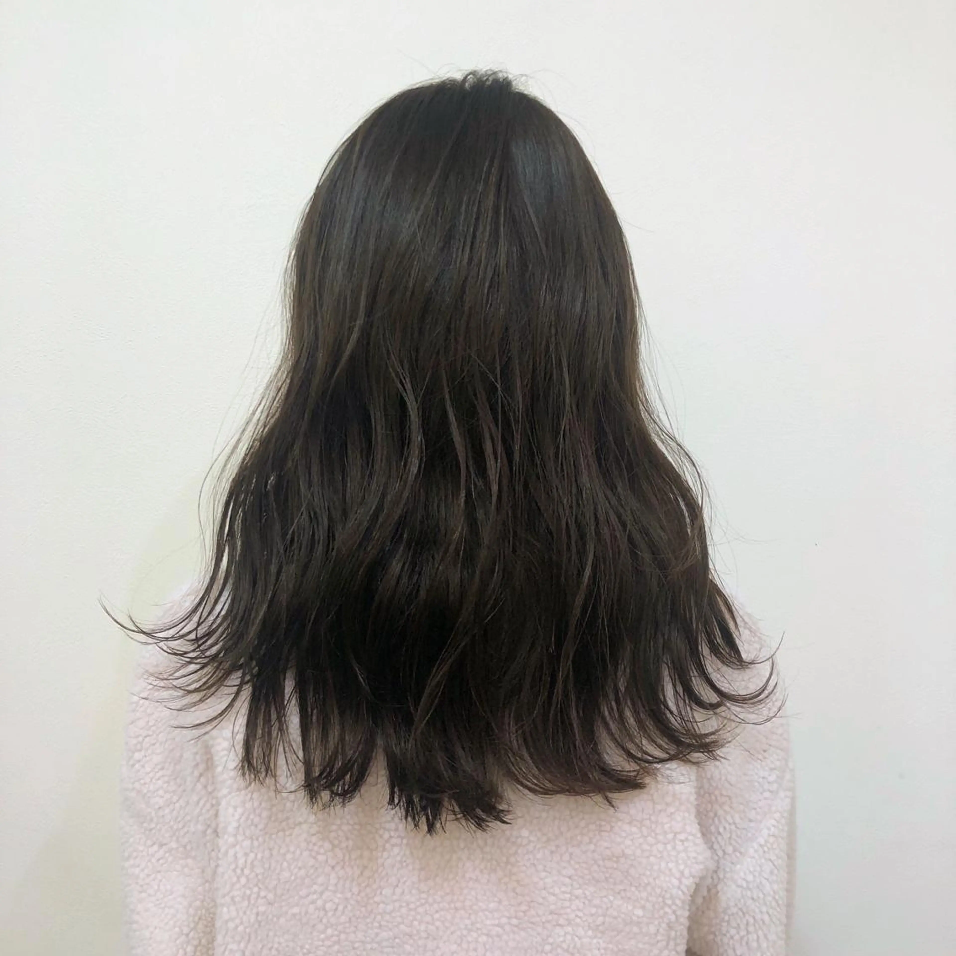 ロング カラー ベージュカラー オリーブベージュ カット ヘアカラー トリートメント 酸性縮毛矯正🧴韓国 レイヤー/髪質改善のヘアスタイル