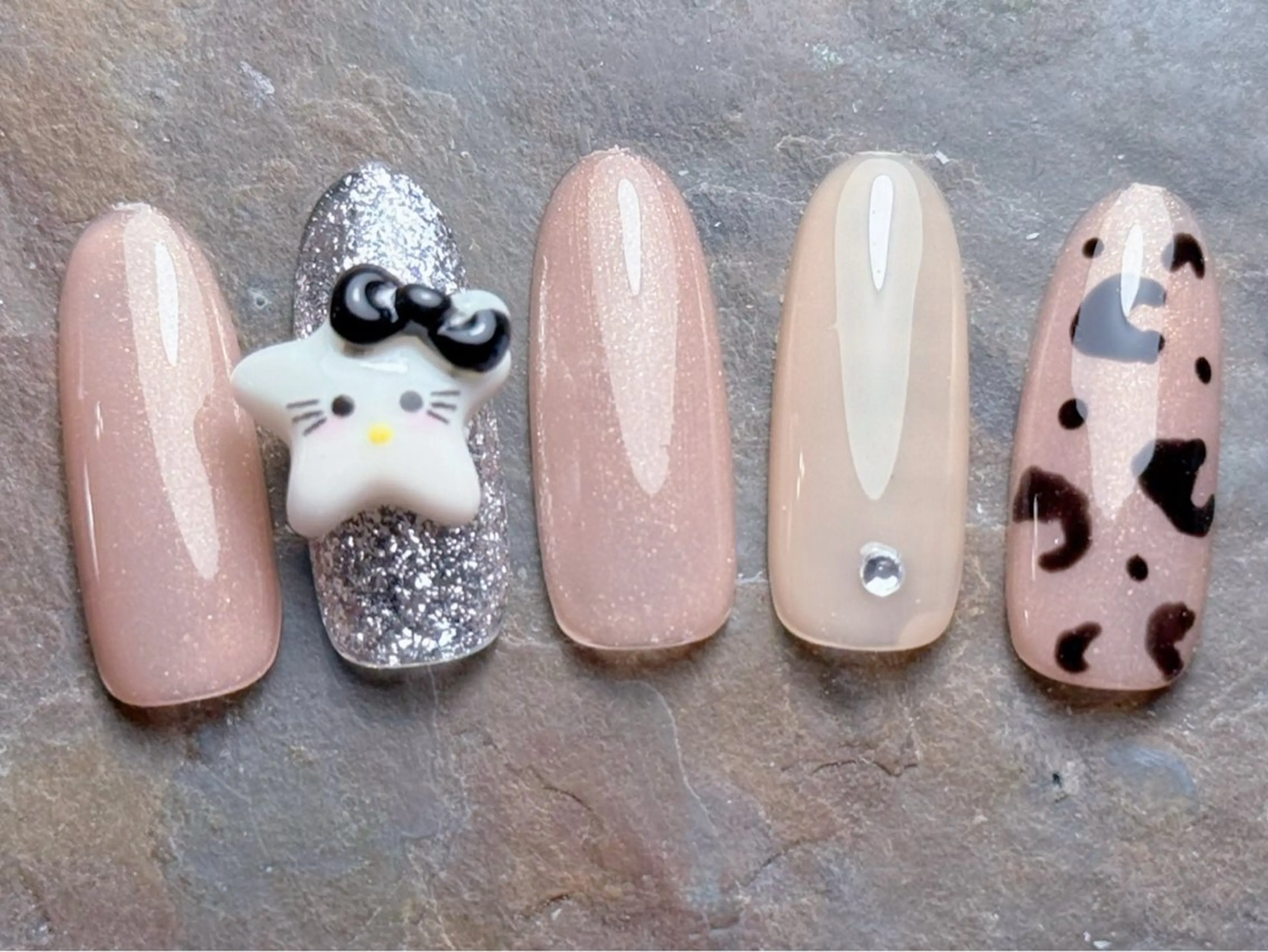 ネイル ハンドネイル マジックミラー所属・マジック ミラーのネイルデザイン