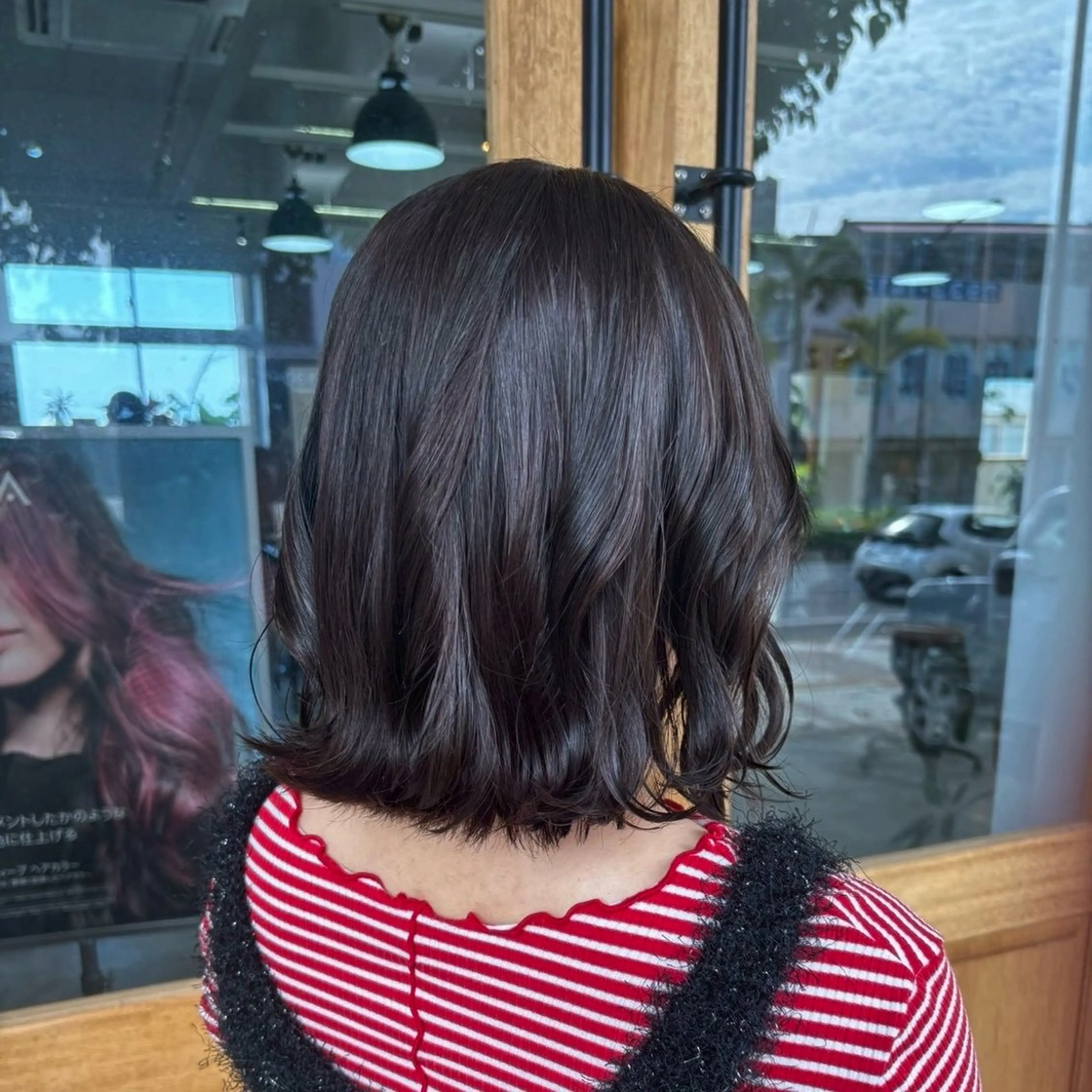 ショート カラー グレージュ ヘアカラー MOMO anan AVEDAのヘアスタイル