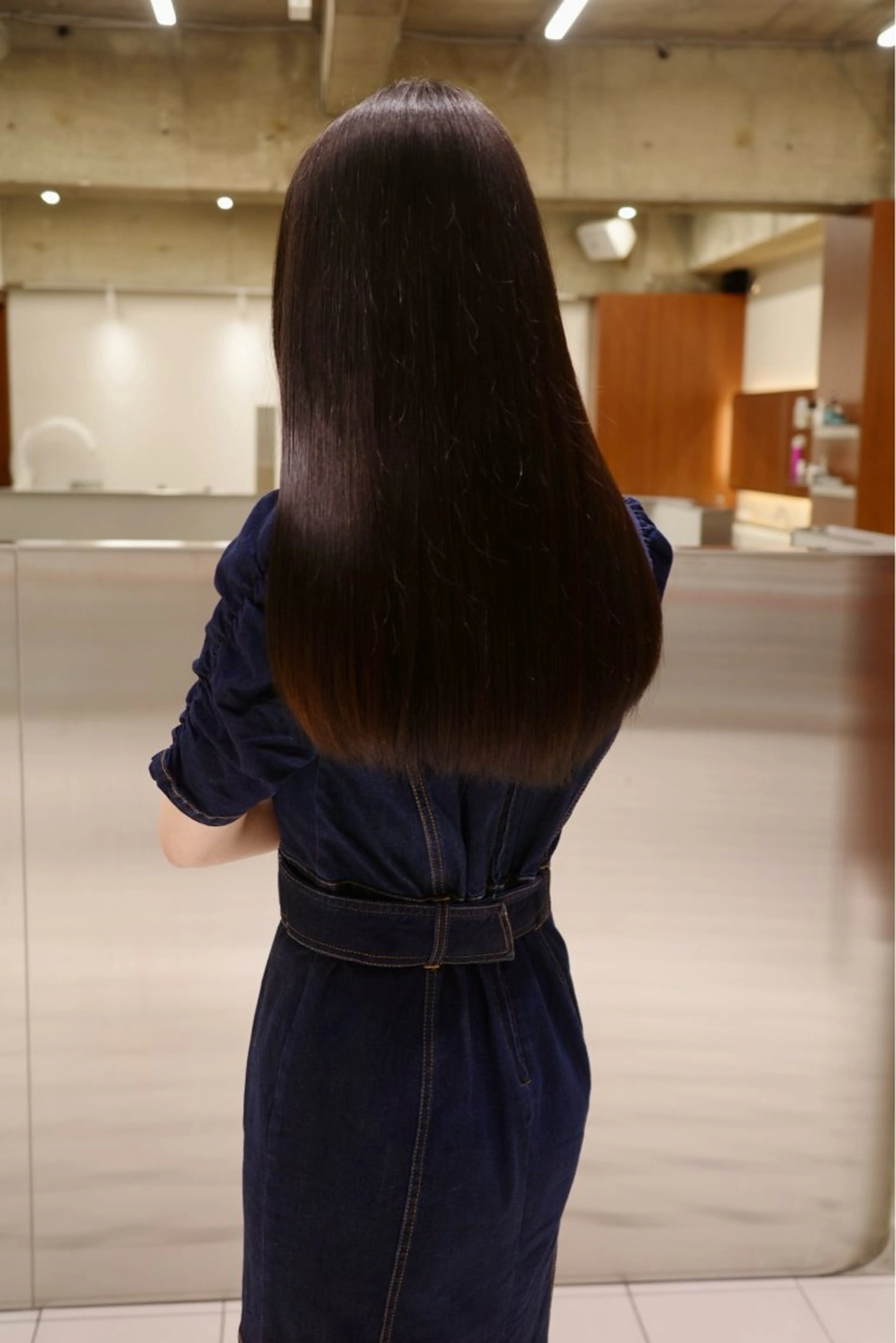 ロング カラー ブラウンカラー 透明感カラー ヘアカラー (h)wim momoのヘアスタイル