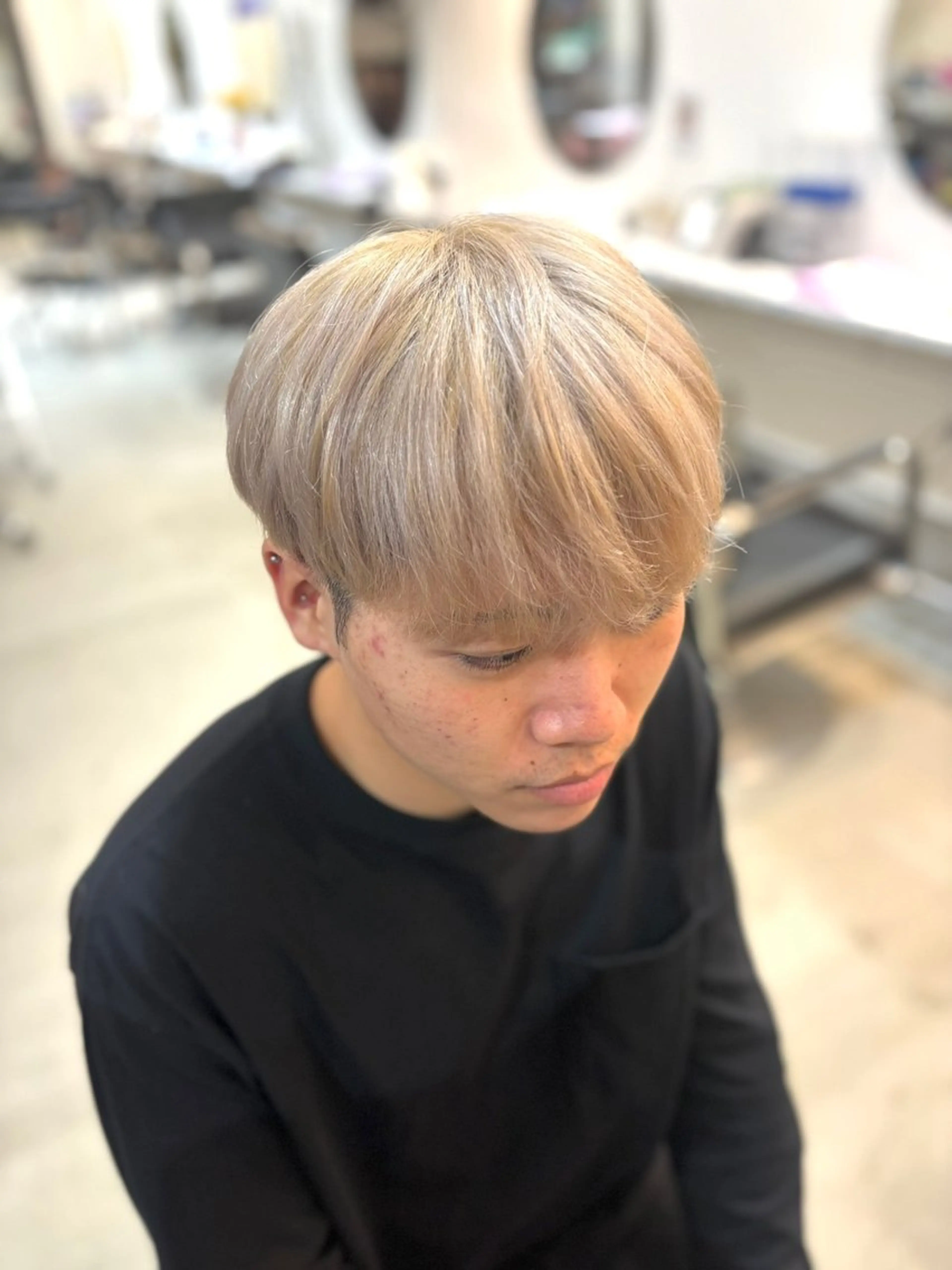 カラー メンズ メンズブリーチ ベージュカラー ブリーチ 透明感カラー ホワイトベージュ まろやかなベージュ 小池春樹のヘアスタイル