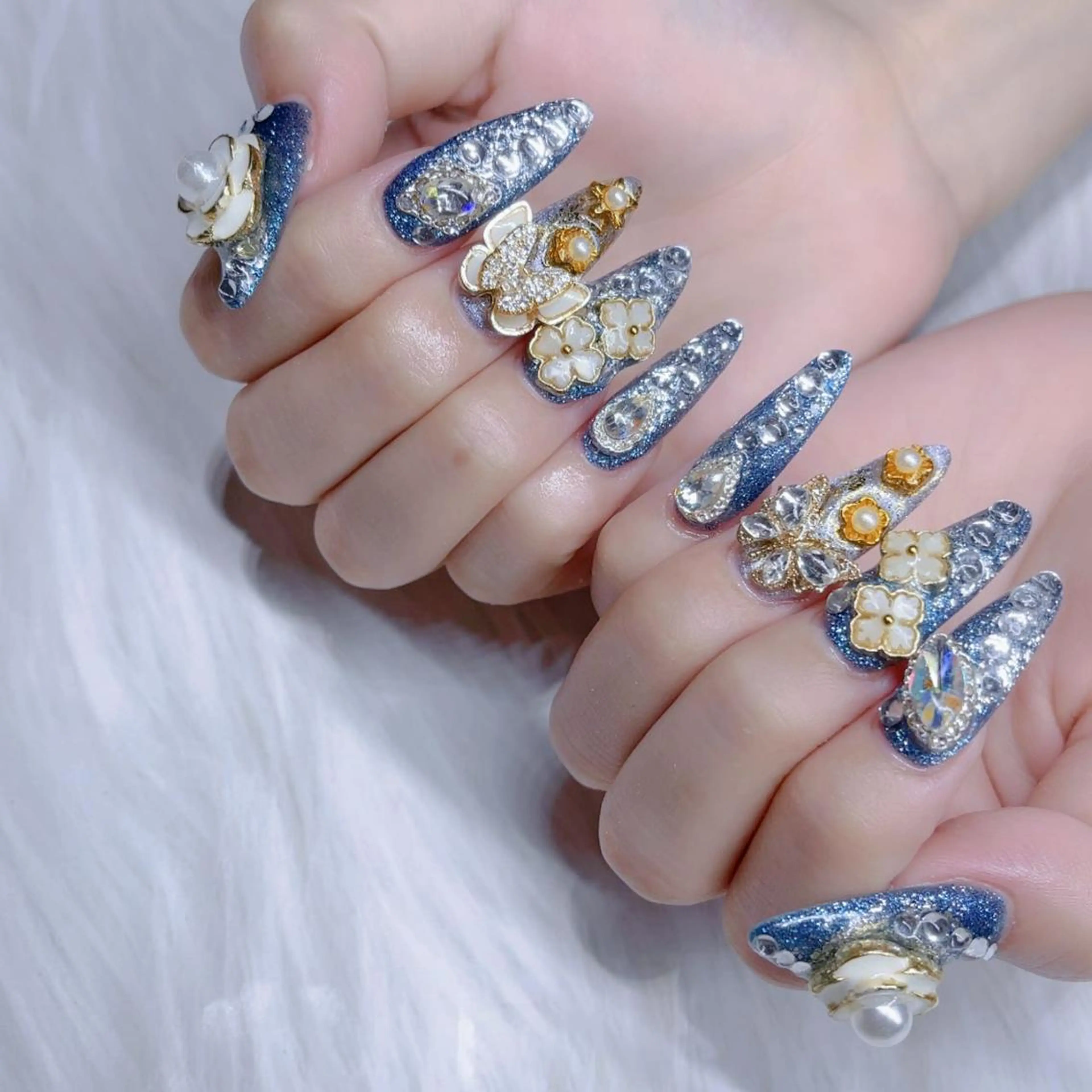 ネイル Queens 榊 まおのネイルデザイン