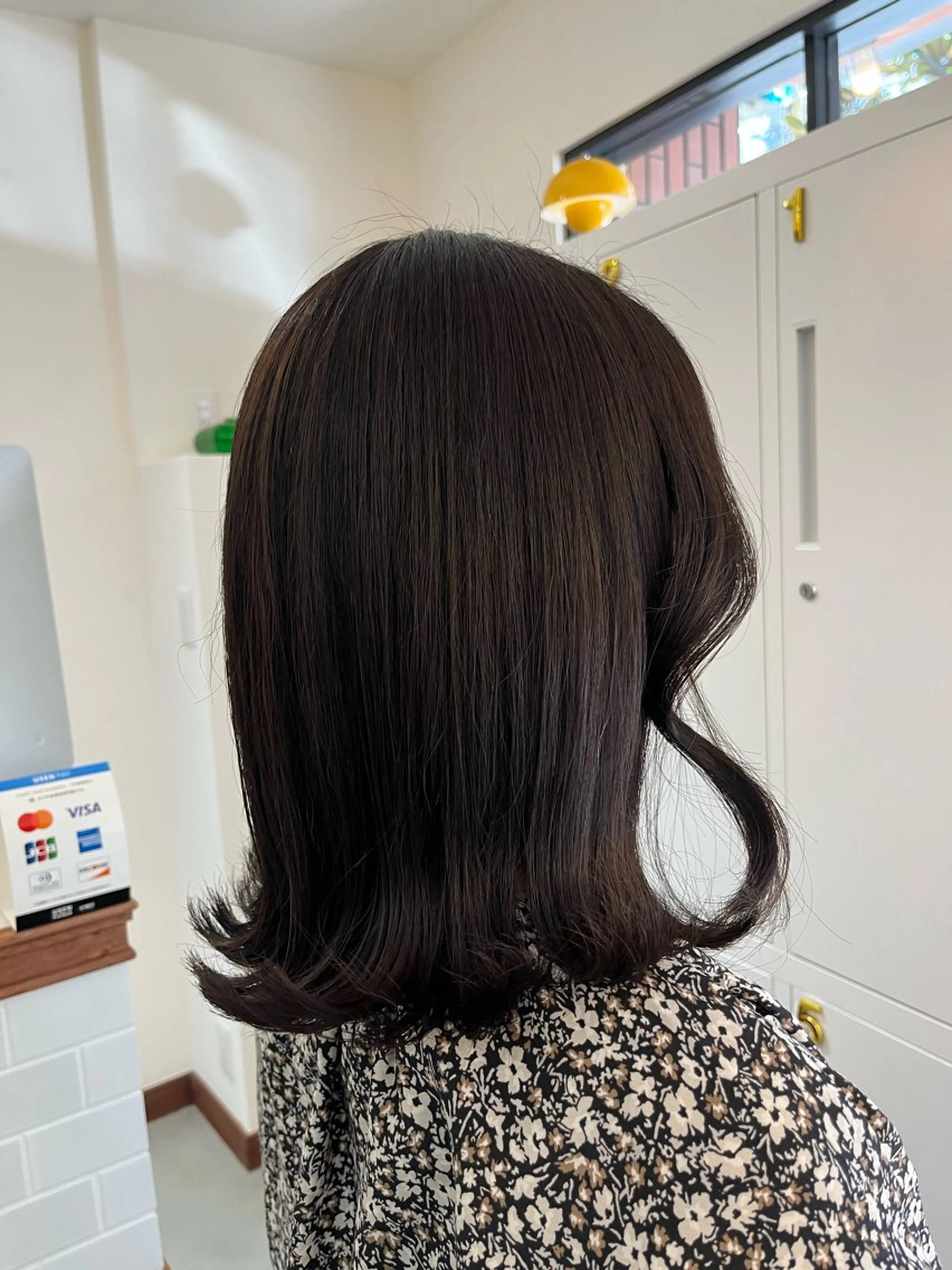 ミディアム カラー 原口 桃歌のヘアスタイル