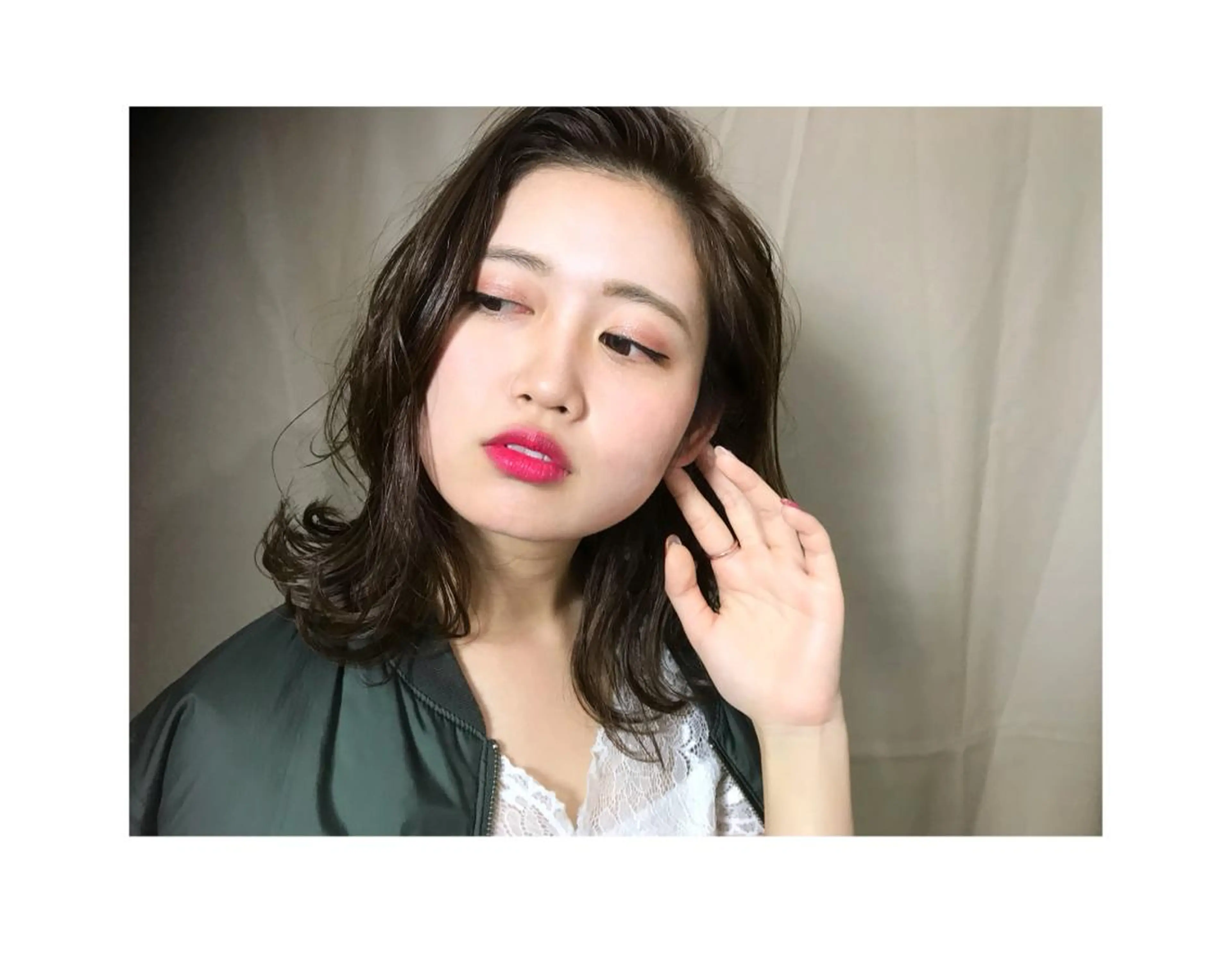 ミディアム カラー ベージュカラー vato バトのヘアスタイル