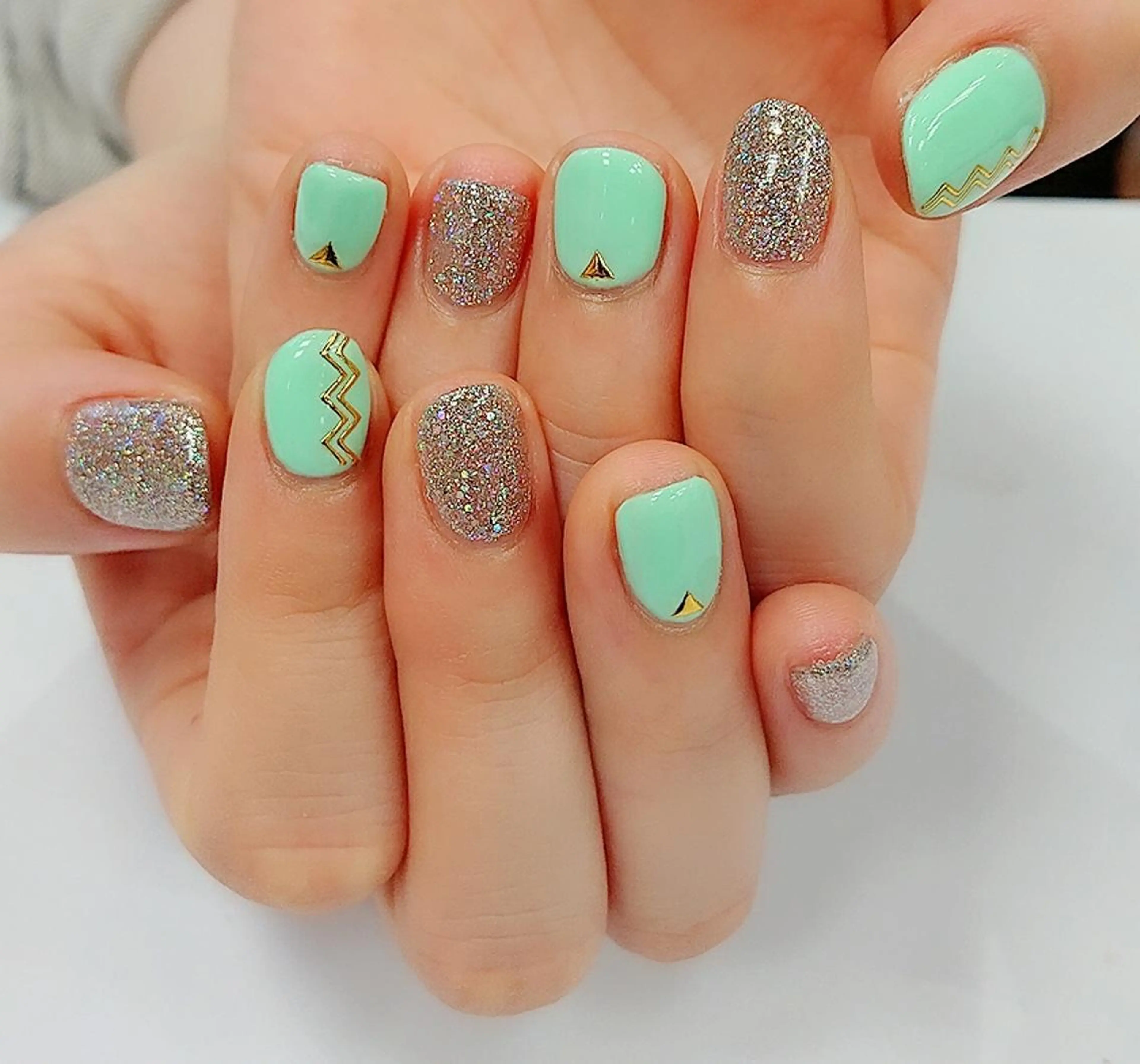 ネイル ハンドネイル 🍒当日もOK🍒 𝑳𝑼𝑵𝑨花井のネイルデザイン