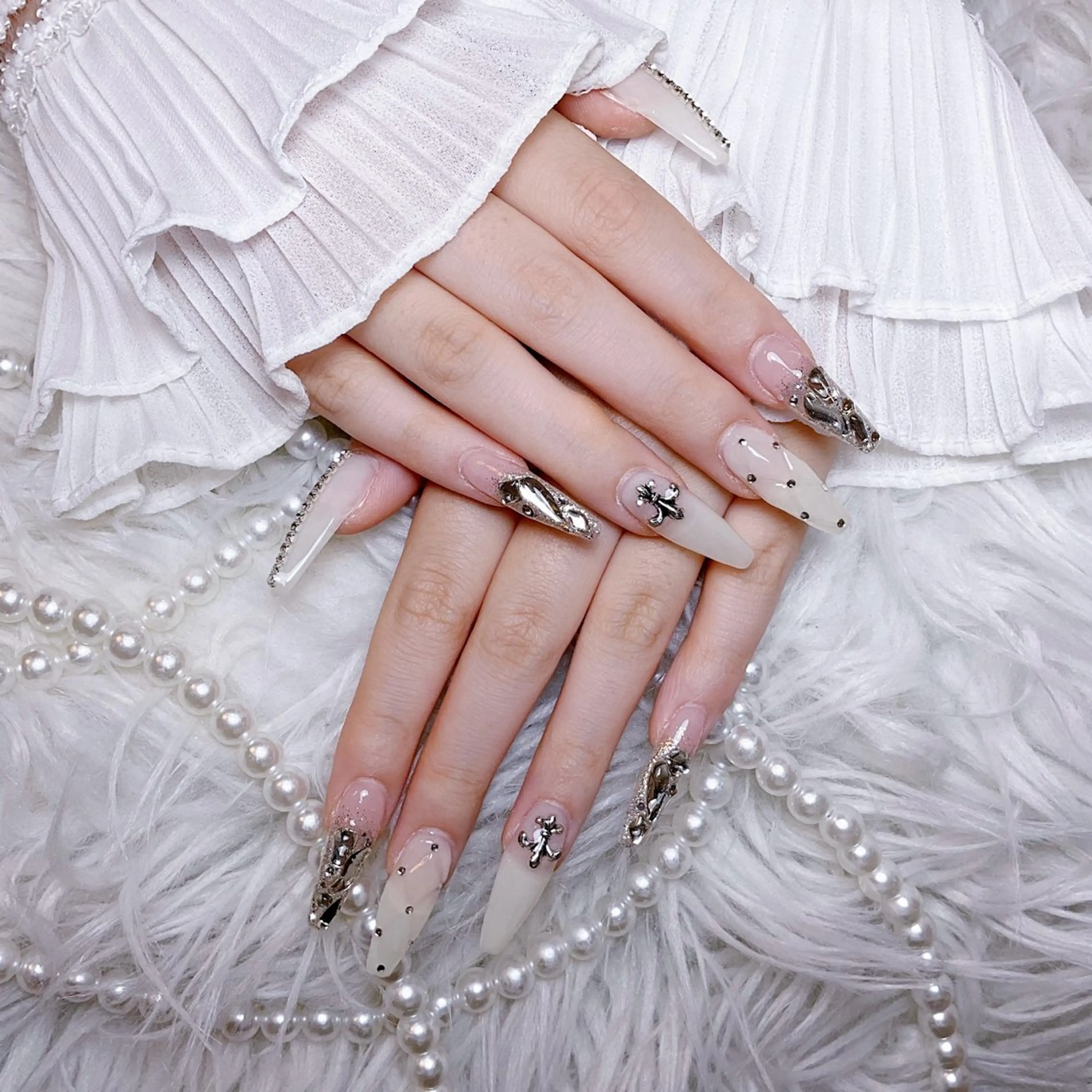 ネイル ハンドネイル 🍭Yun nail hyejin🌸のネイルデザイン