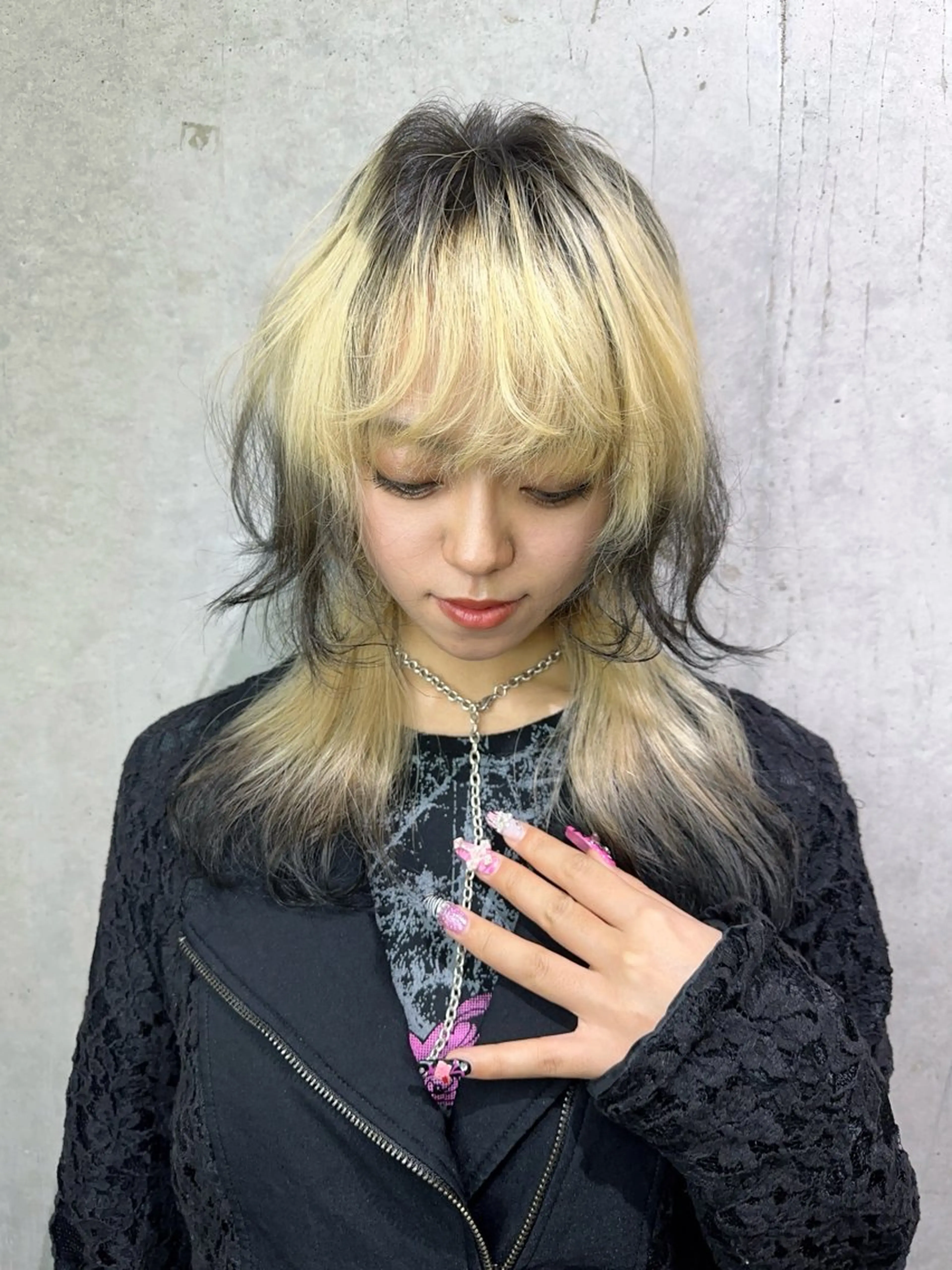 ミディアム カラー ブロンド ヘアカラー 名古屋のピンク好き かずくん🦩のヘアスタイル