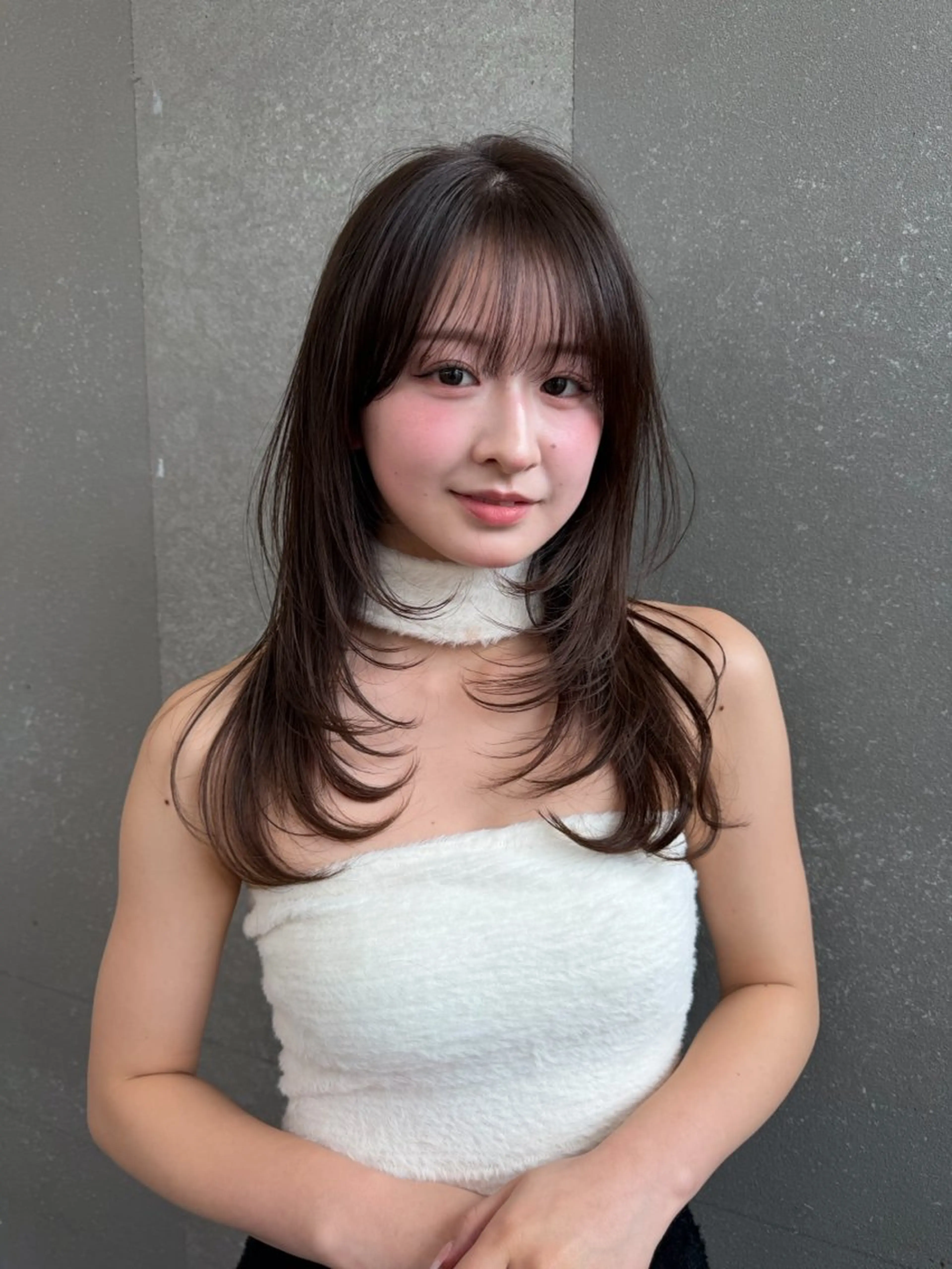 ミディアム 顔まわりレイヤー レイヤーカット カット ヘアカラー トリートメント 宍戸 崇人のヘアスタイル