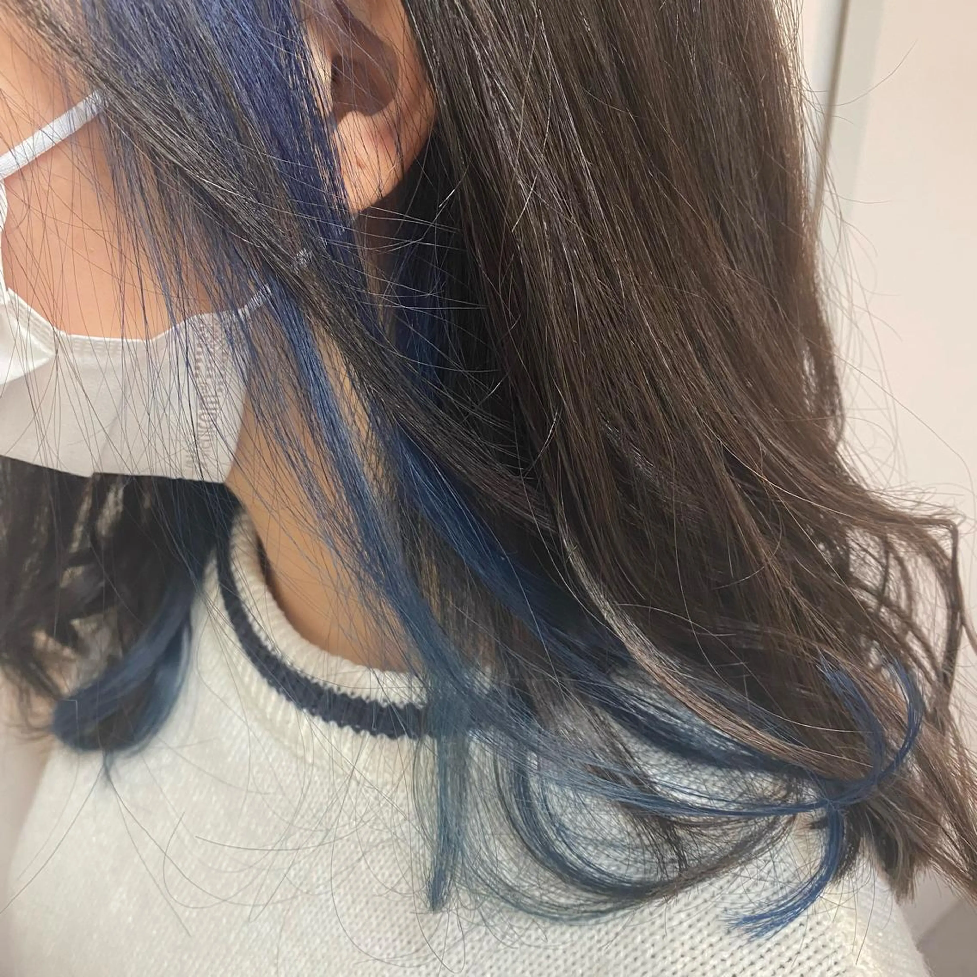 ミディアム 大田 留衣のヘアスタイル