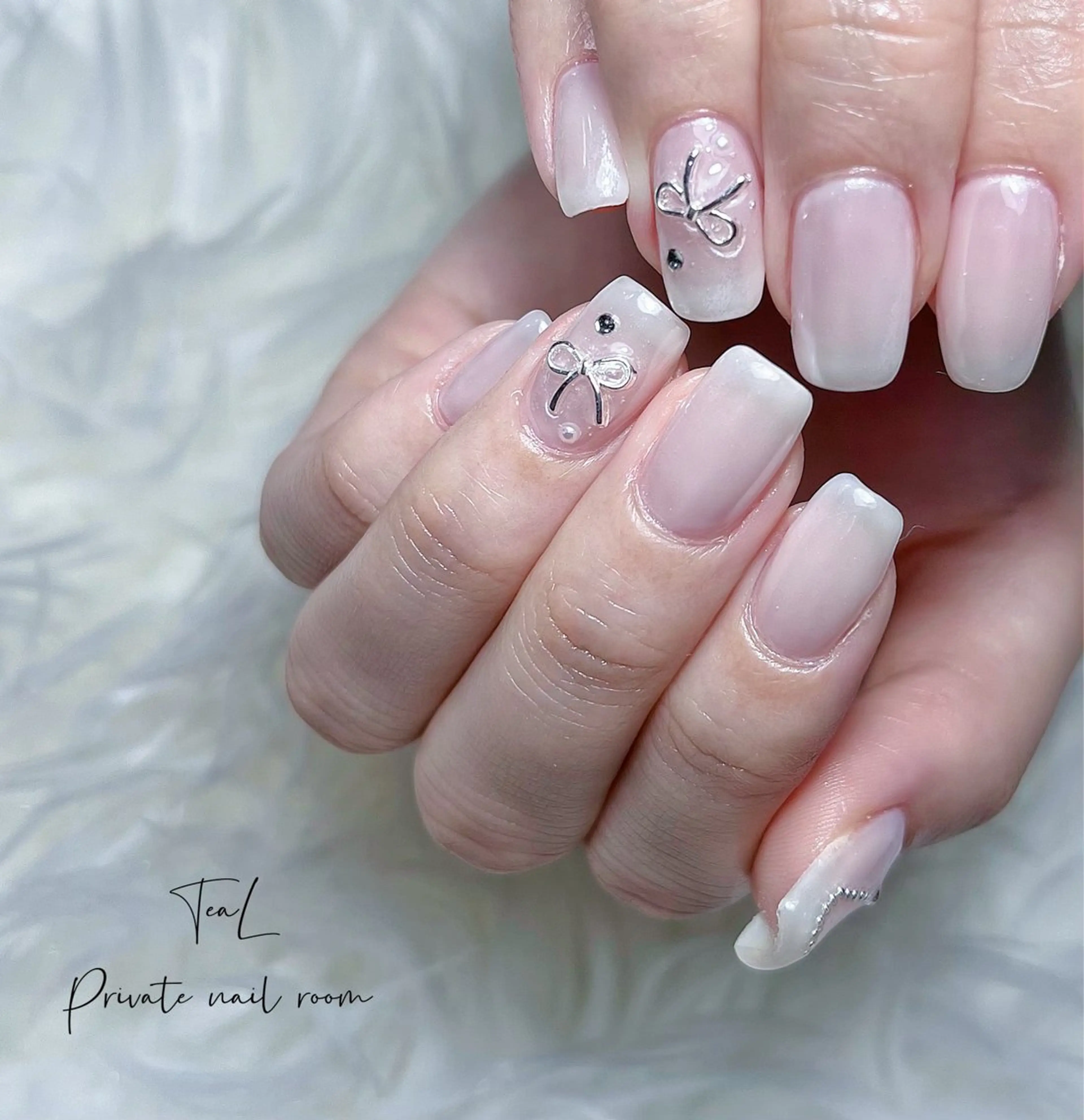 ネイル ハート ミラーネイル リボン ワンホンネイル TeaL nailのネイルデザイン