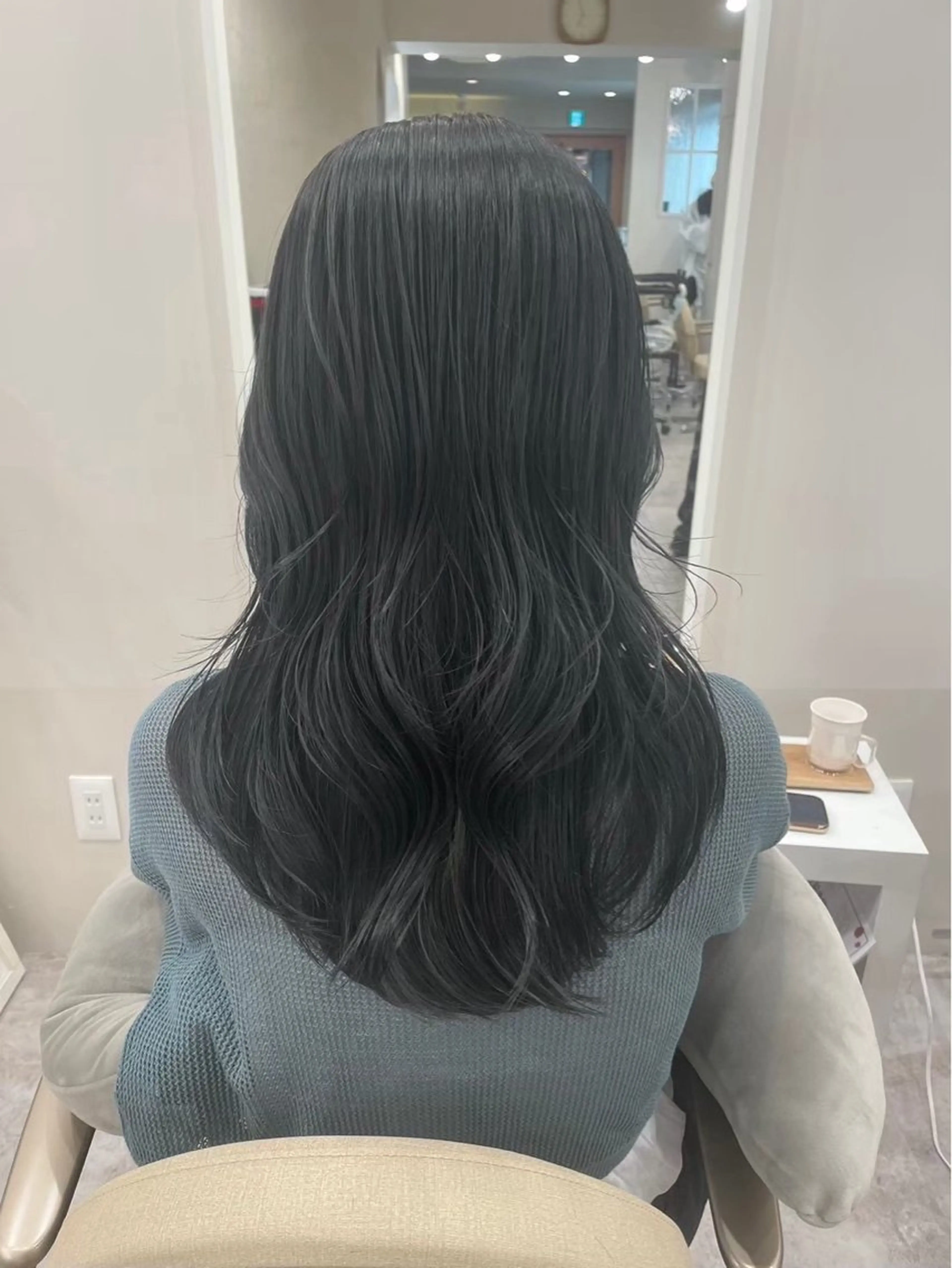 ロング ヘアカラー 宮下 日菜乃のヘアスタイル