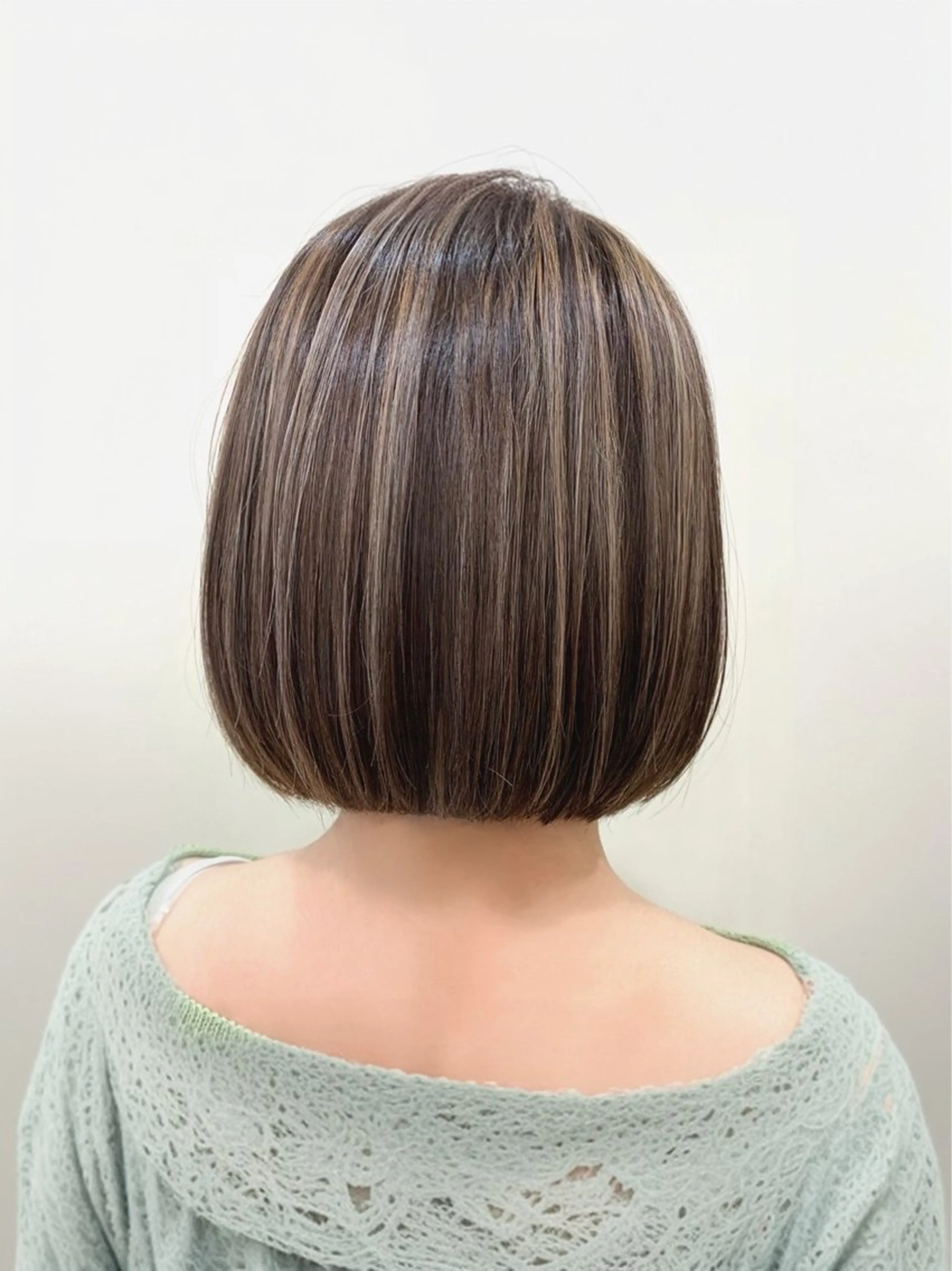 ショート カラー カット ヘアカラー トリートメント ぱつっとボブ/ 小野あかねのヘアスタイル