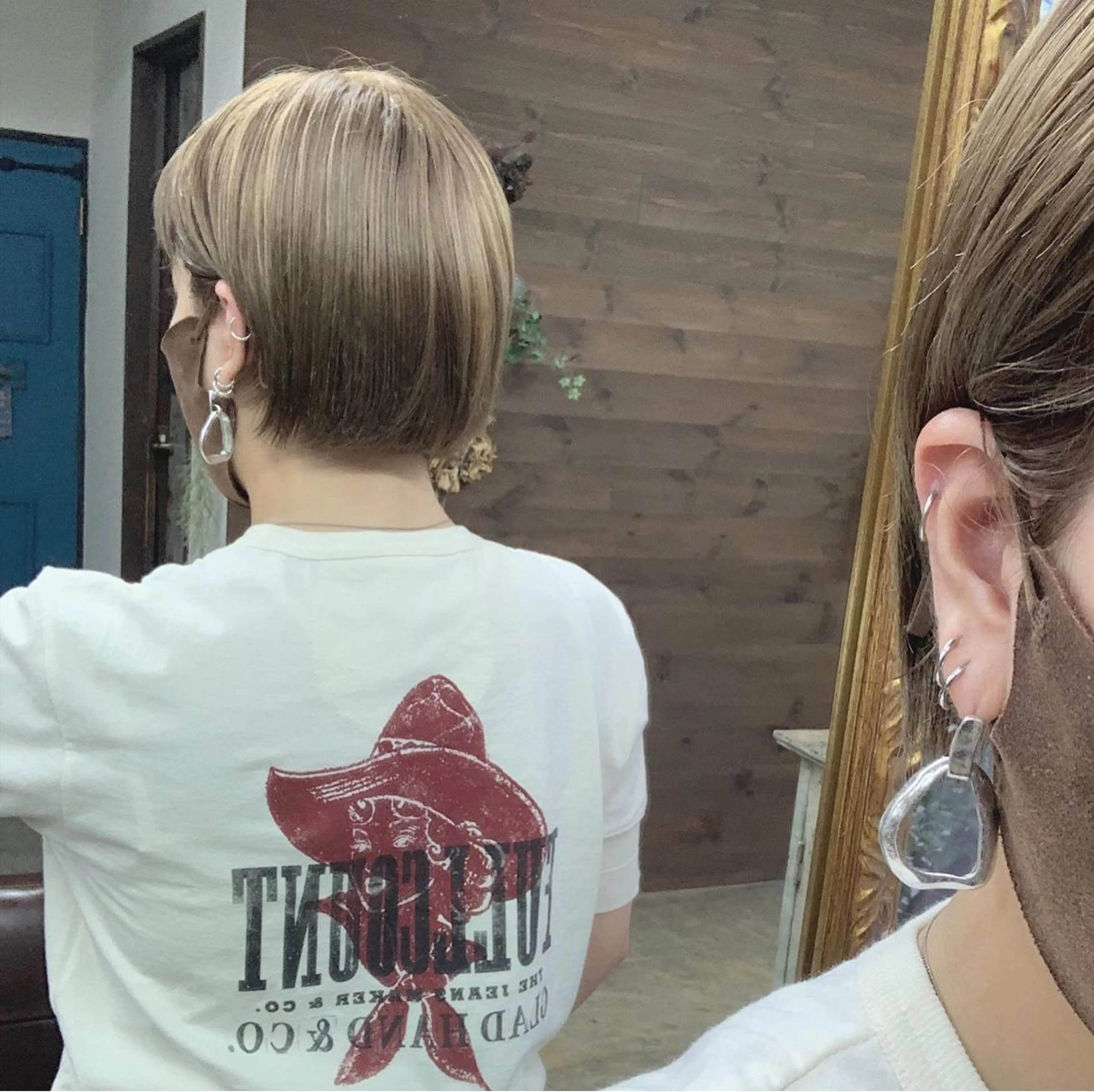 ショート カラー ブリーチ ダブルカラー グレージュ ボブ ヘアカラー ［girl］ MIKIのヘアスタイル