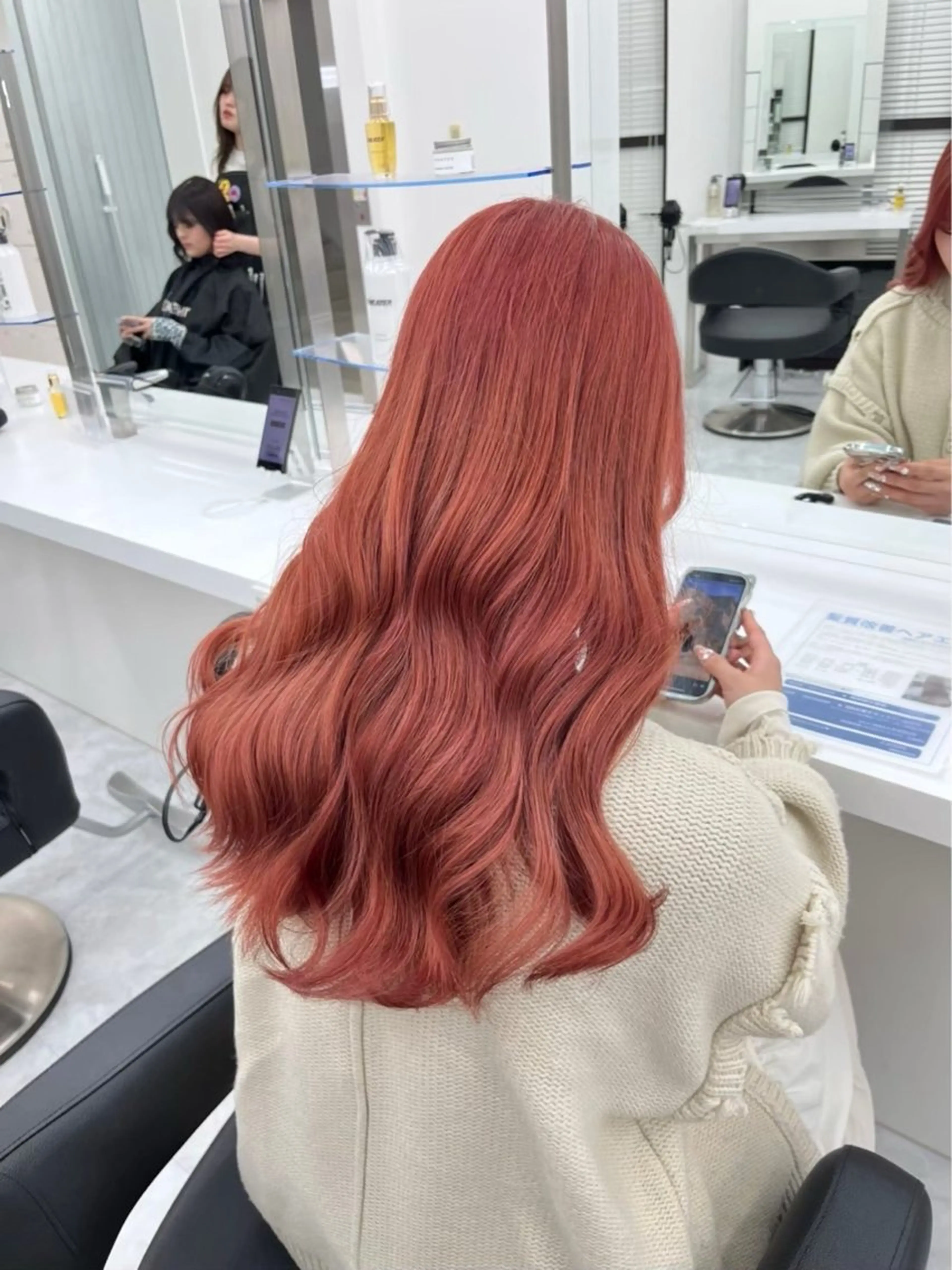 カラー ユイ☆ハイトーン ☆ブリーチデザインのヘアスタイル