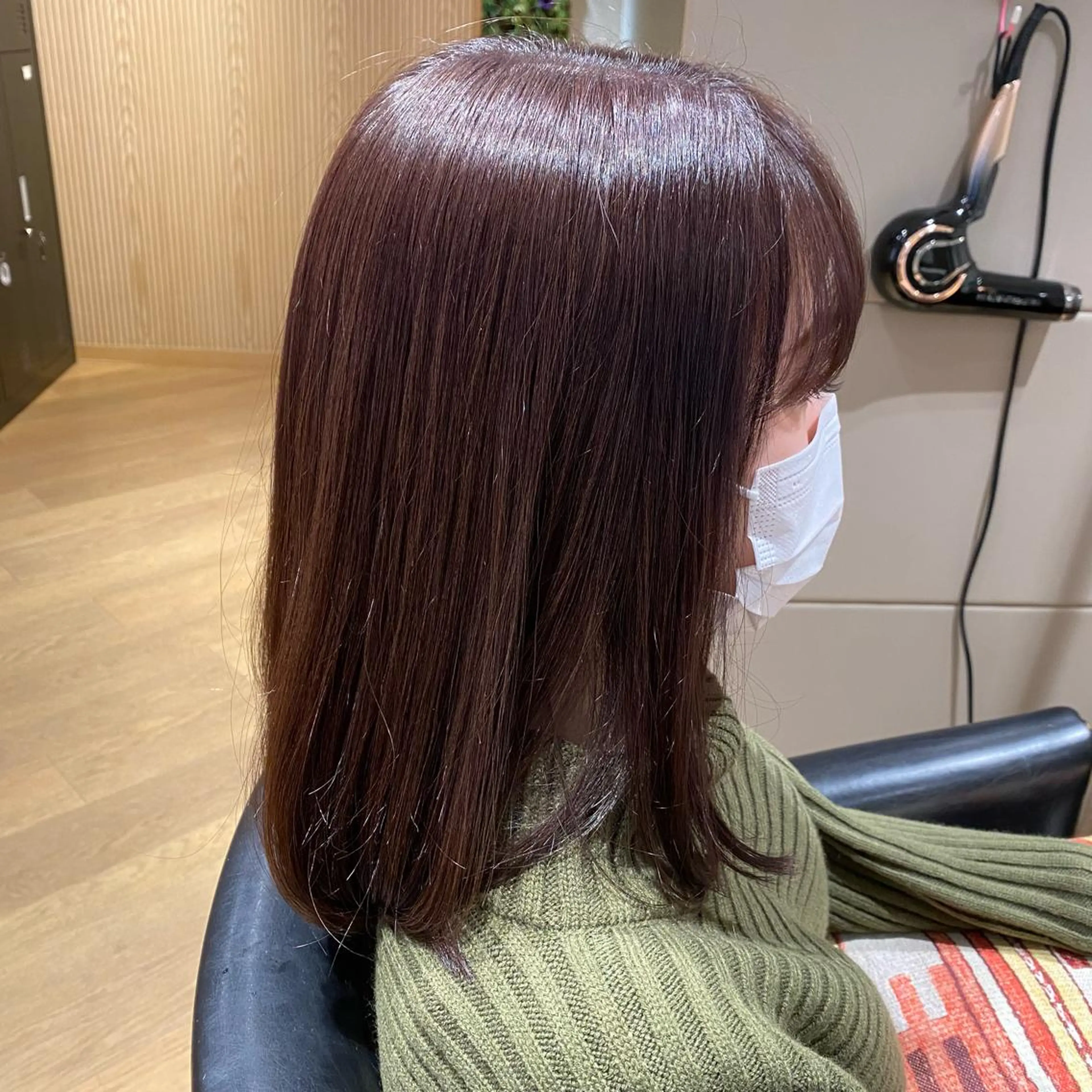 ミディアム カラー ブラウンカラー パープルカラー パープルブラウン 丸田 幹太のヘアスタイル