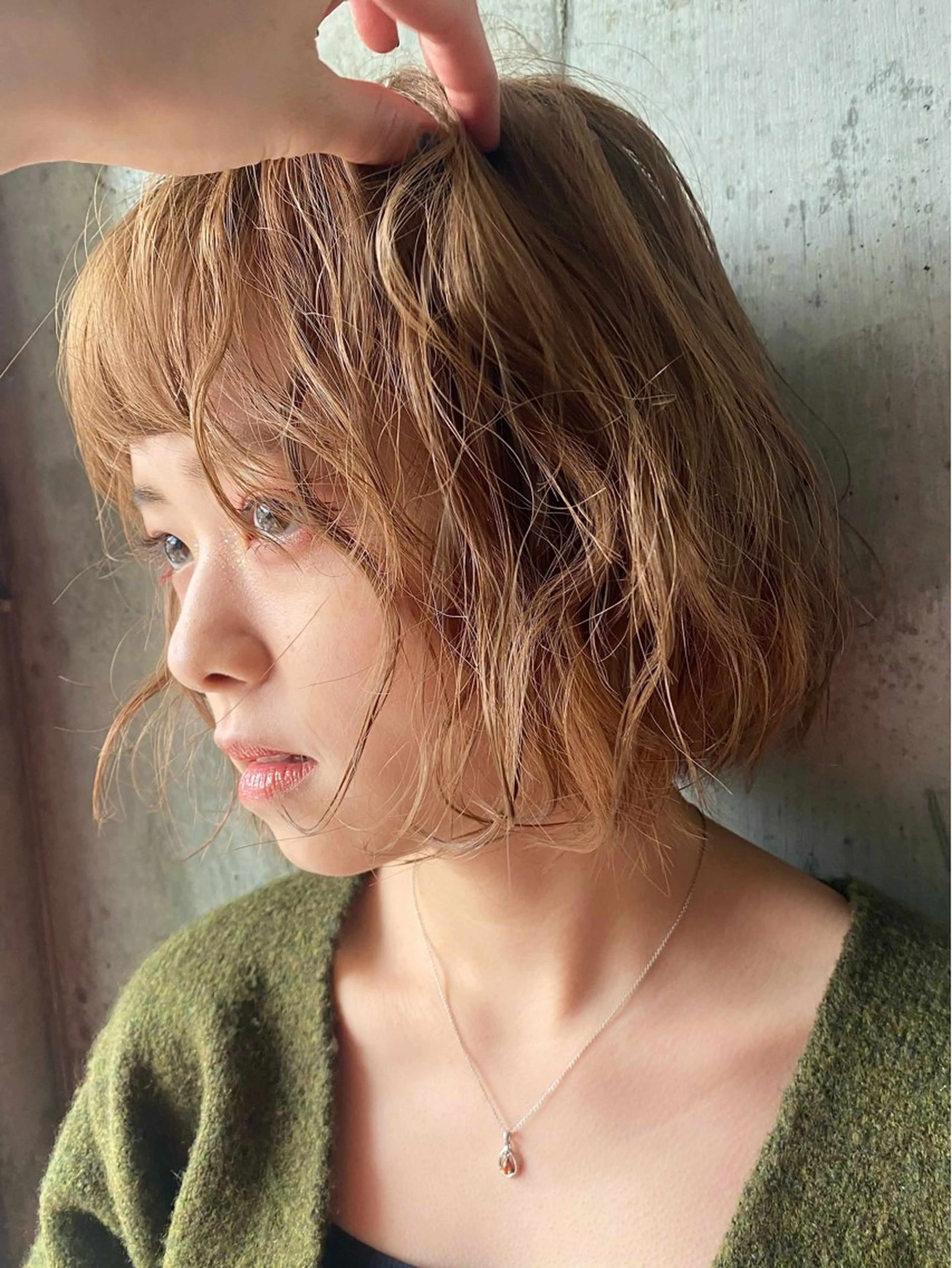 ショート カラー パーマ ヘアアレンジ ブリーチカラー/ブロ ンドレイヤーカットのヘアスタイル