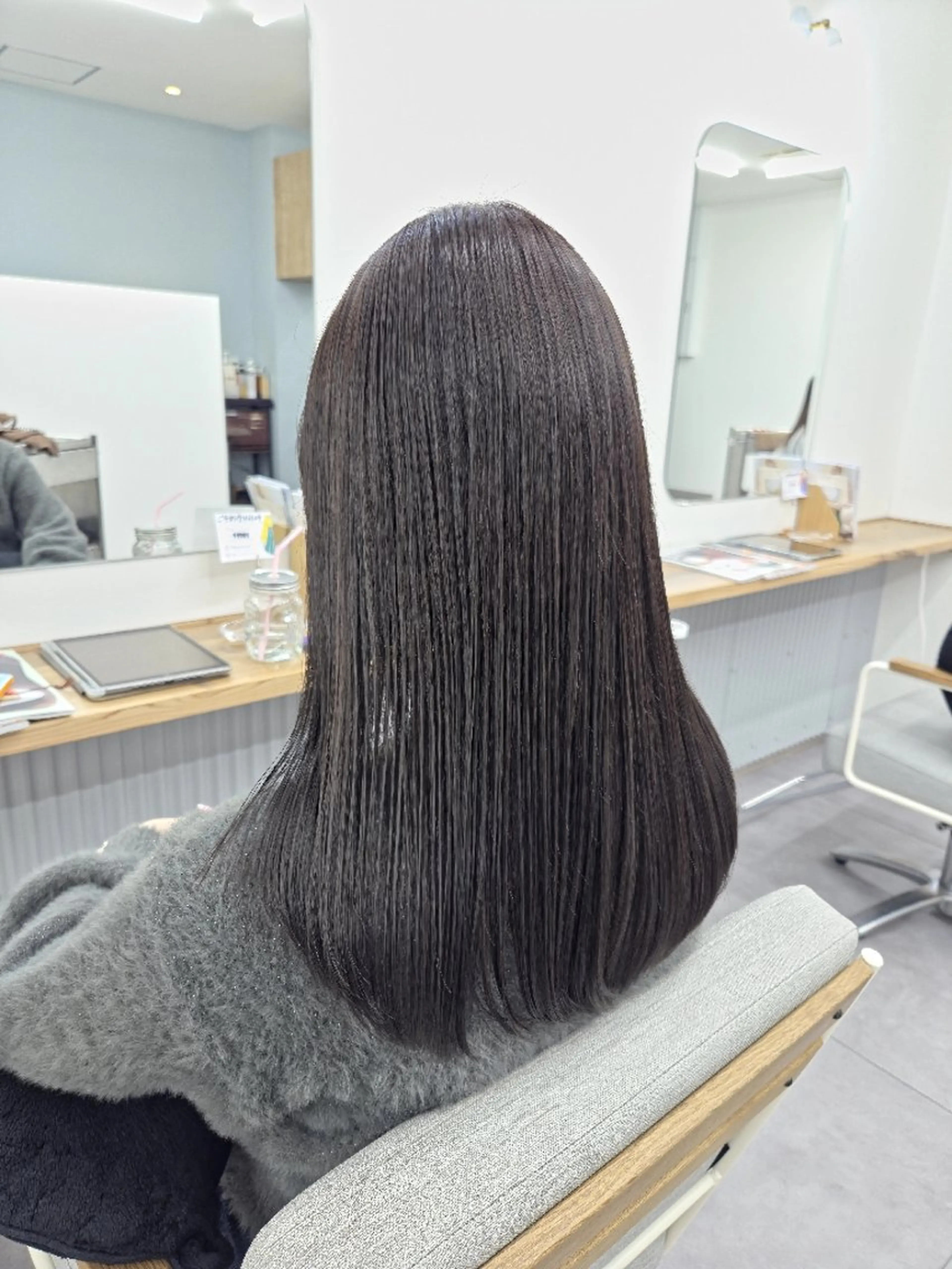 セミロング カラー 透明感カラー グレージュ ヘアカラー トリートメント Era Hatsuneのヘアスタイル