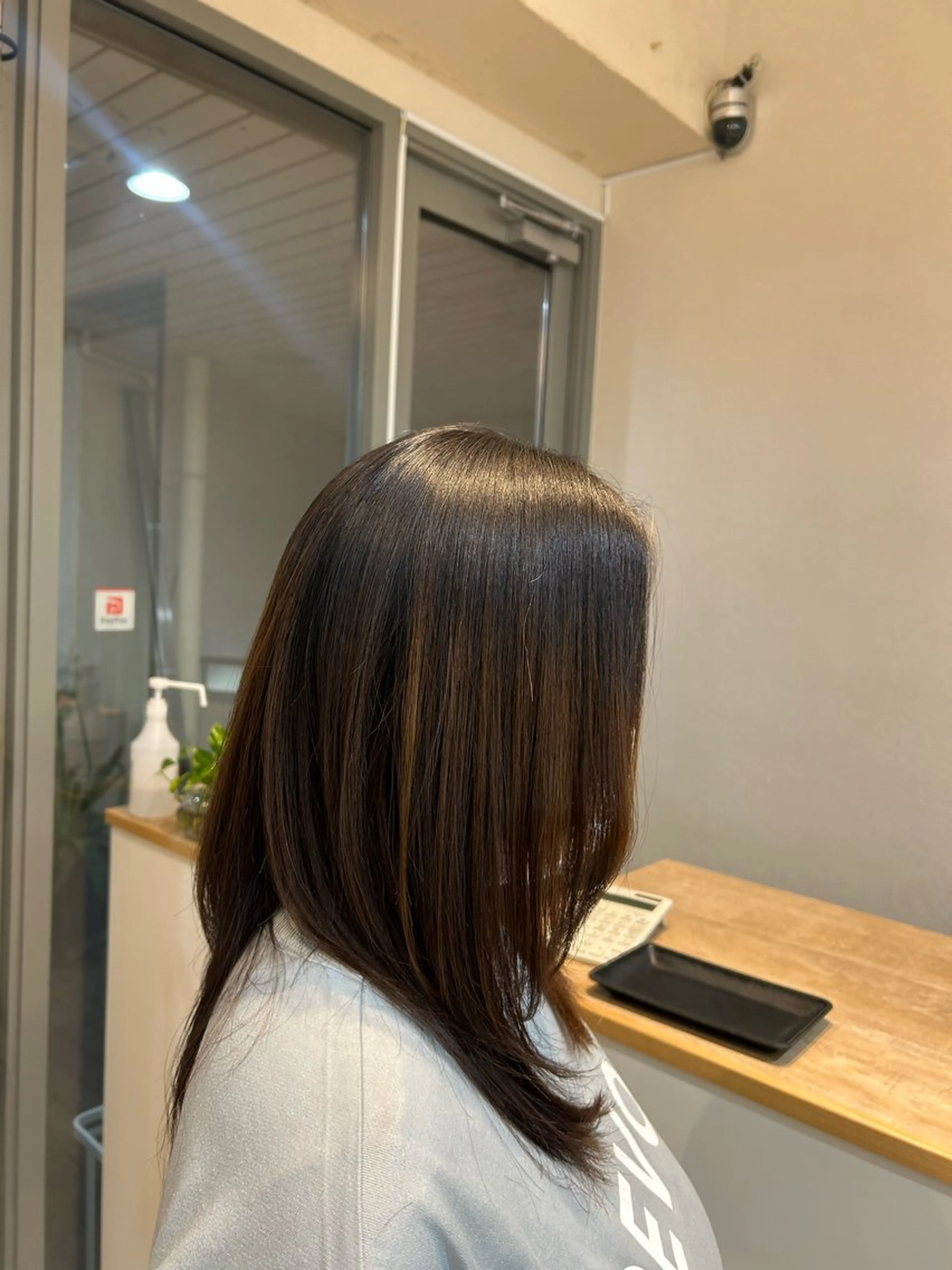 セミロング レイヤーカット カット ウジイエ ミユウのヘアスタイル