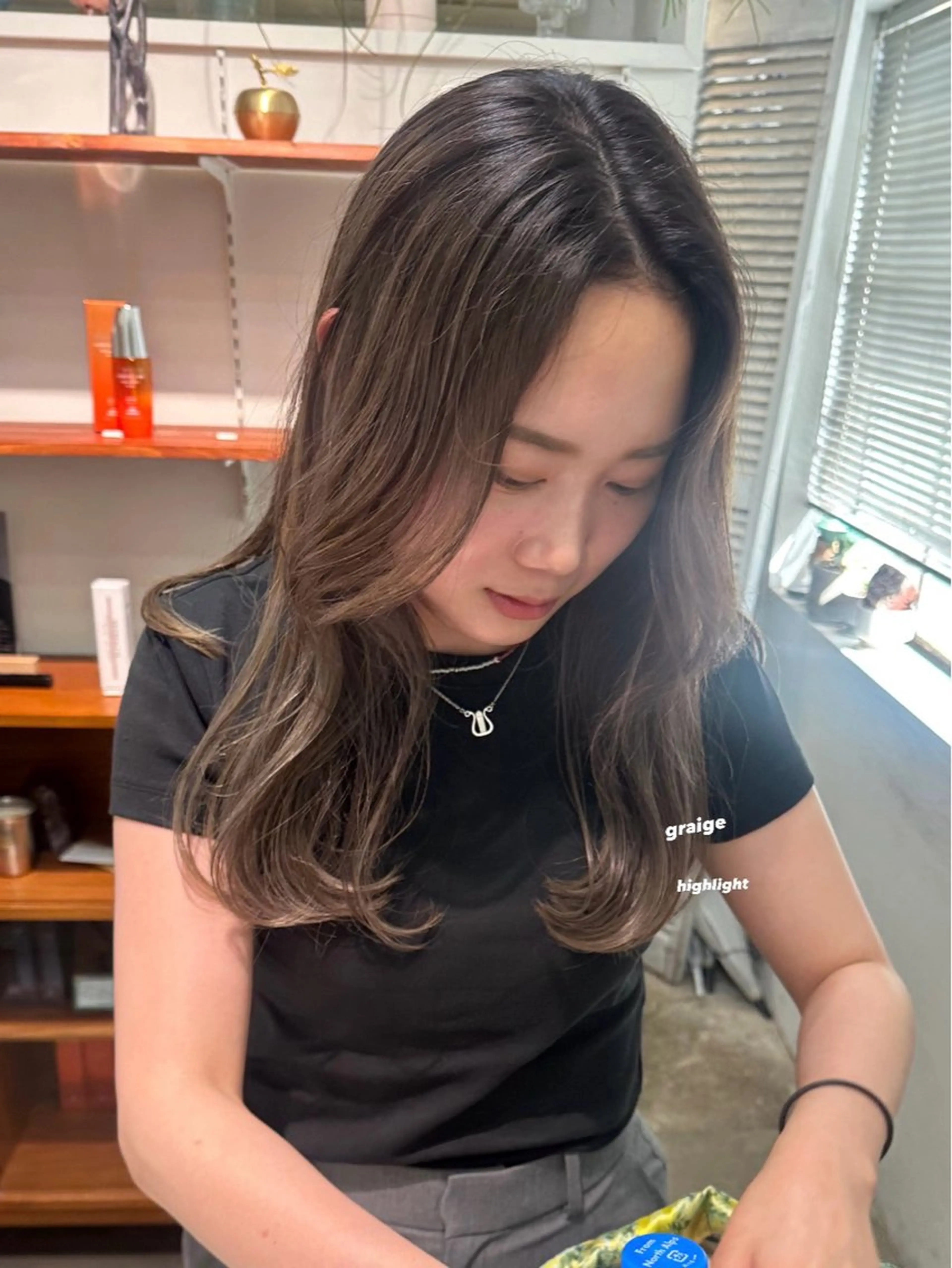 ロング カラー 透明感カラー ハイライトカラー ハイライト 暖色カラー/レイヤー 🌙 オノユリカのヘアスタイル