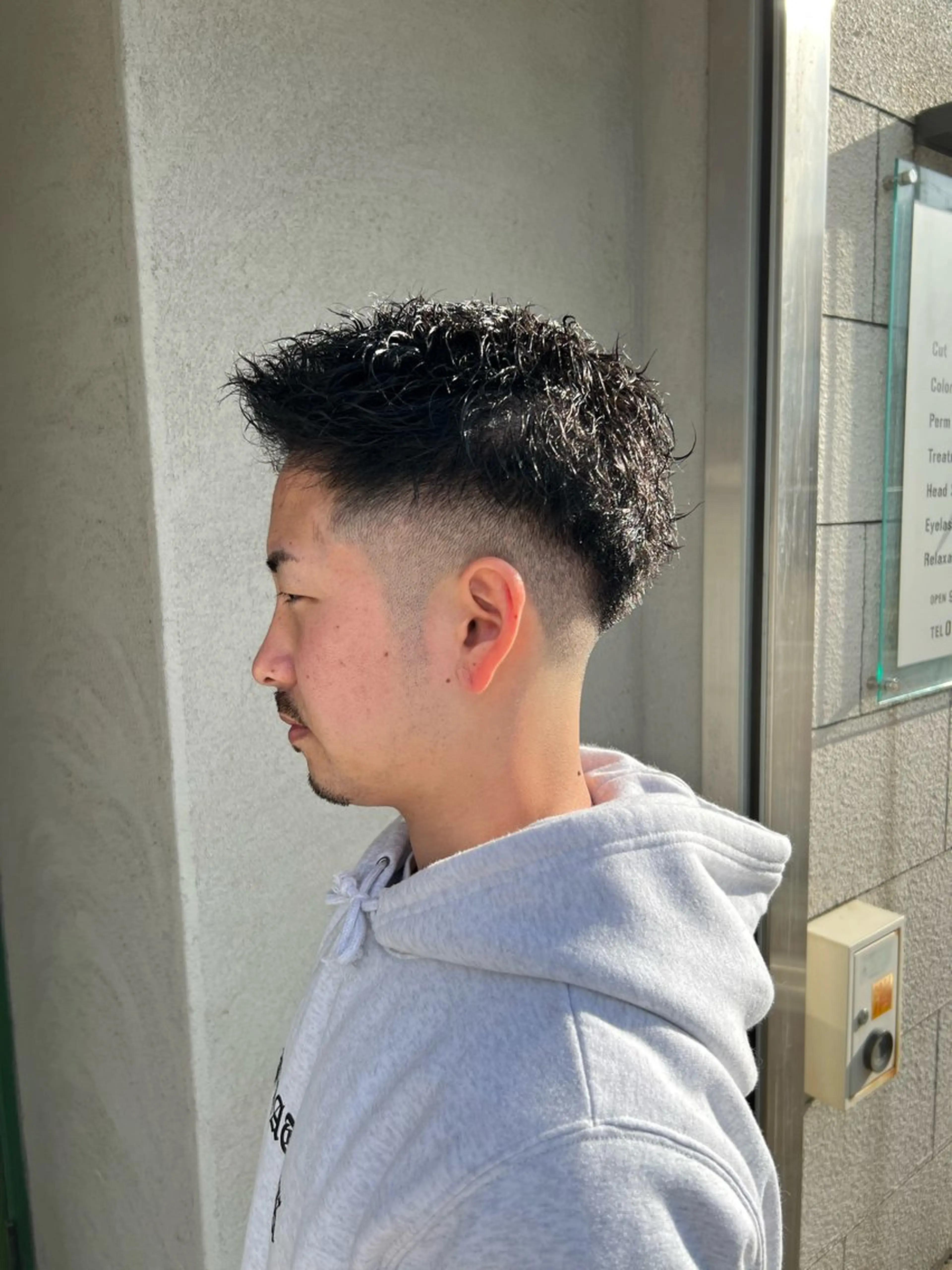 ショート メンズ フェードカット SHION men's permのヘアスタイル