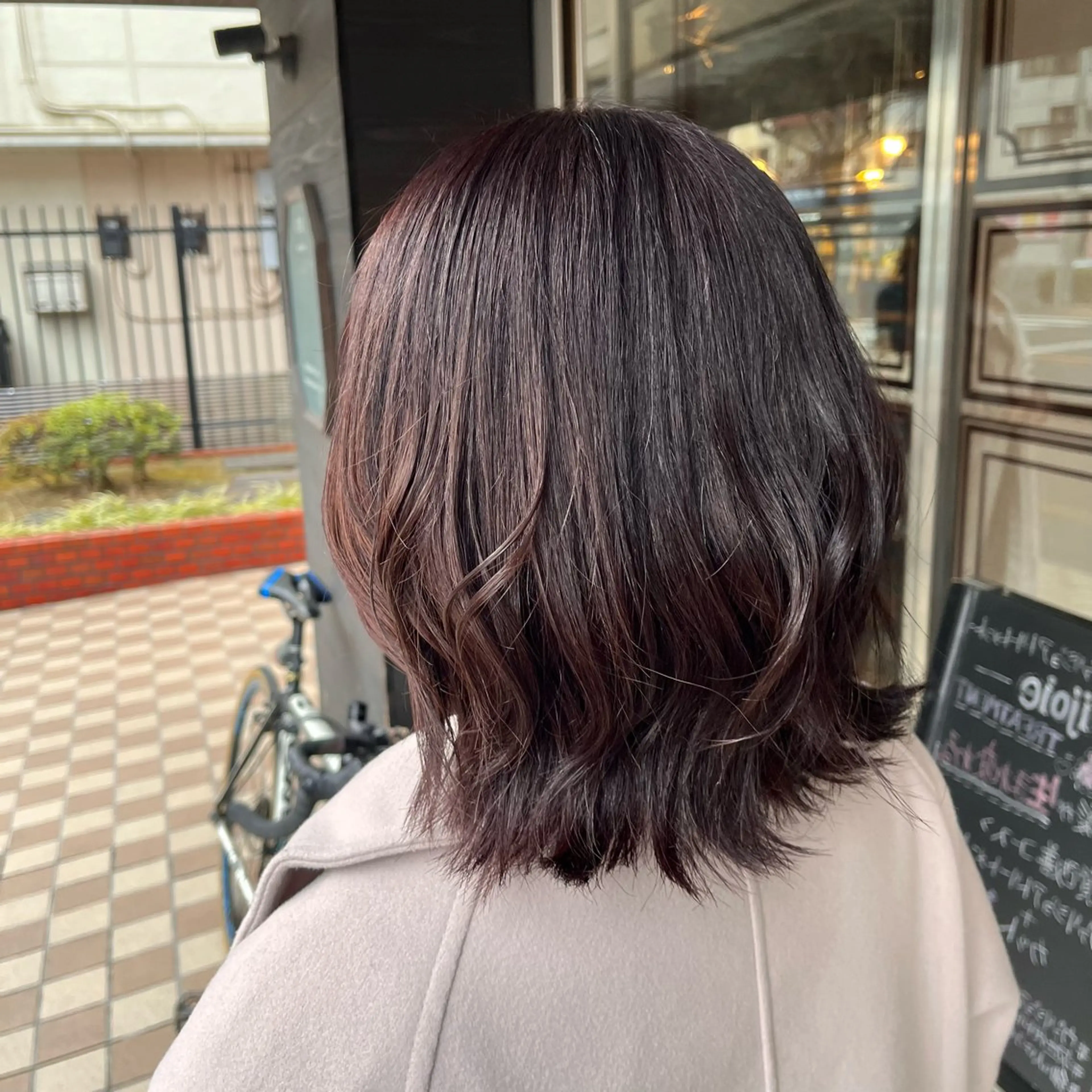 ミディアム カラー ブリーチ ブリーチなしカラー よしだ しおりのヘアスタイル