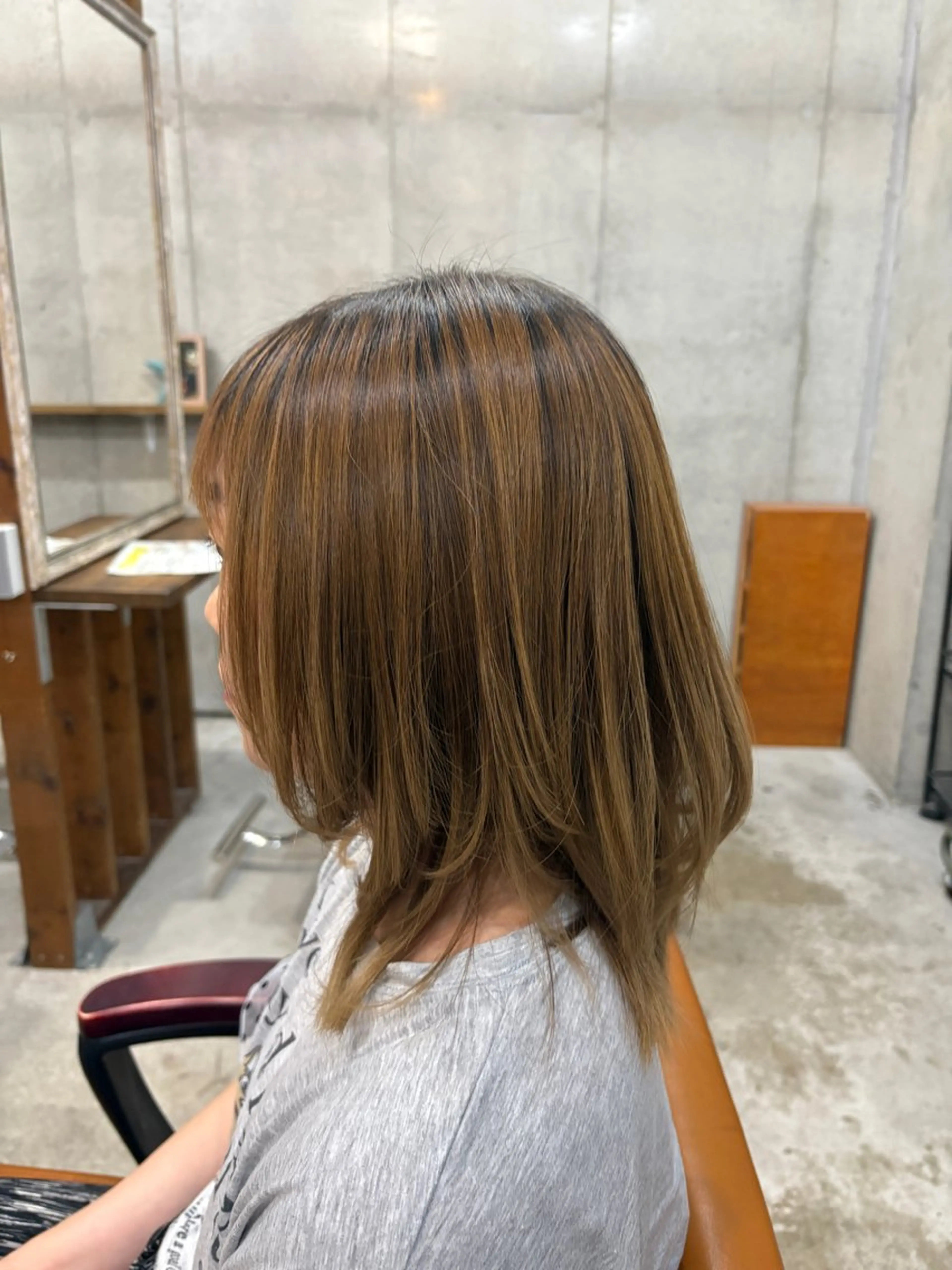 ミディアム くびれヘア ウルフカット カット Yukino/ 透明カラー🫧のヘアスタイル