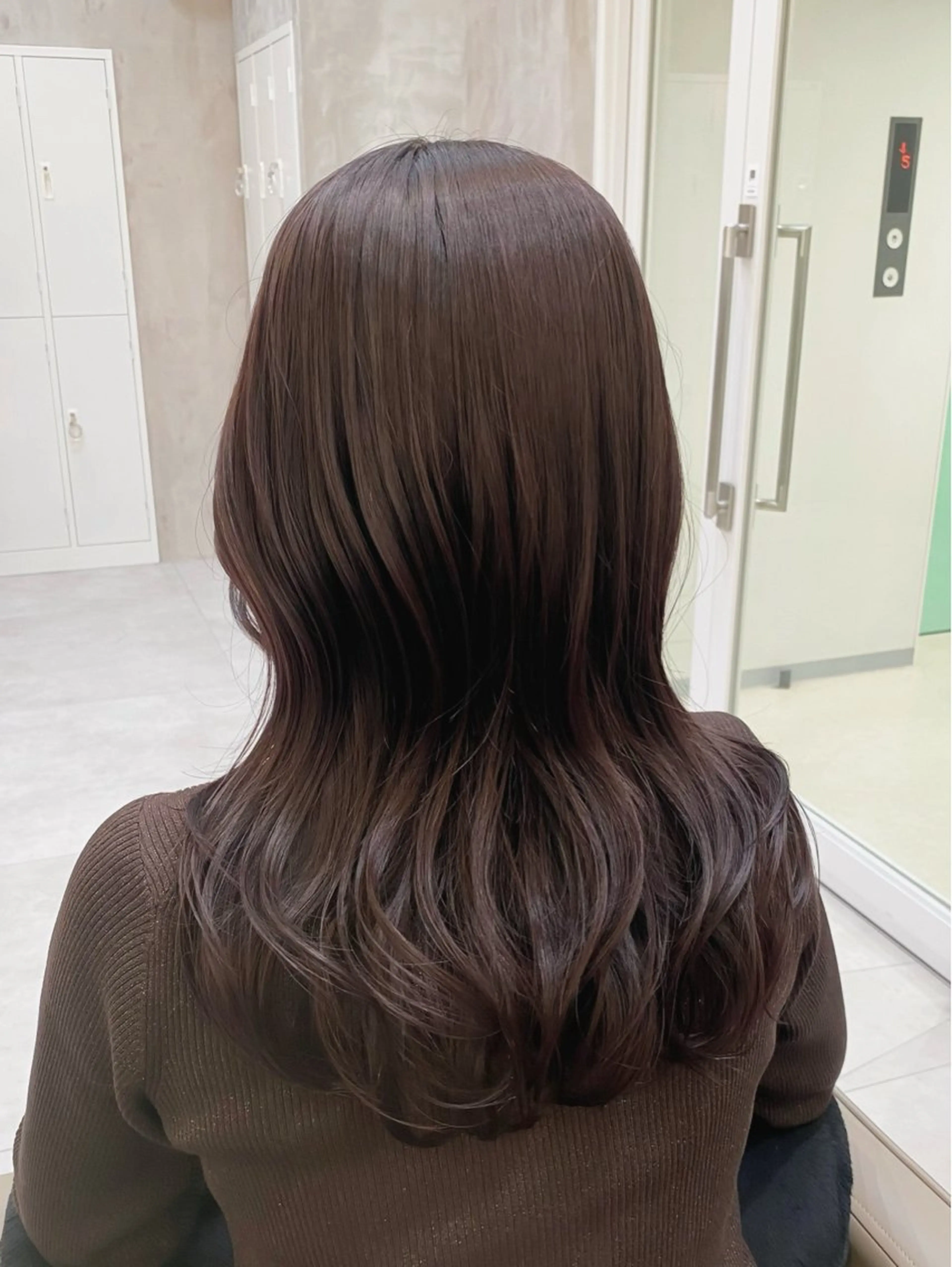 ミディアム カラー ヘアアレンジ ベージュカラー ブリーチ ブラウンカラー 透明感カラー ダブルカラー カット ヘアカラー トリートメント ヘアセット 赤み消し🫧韓国ヘア 🫧藤岡誠也のヘアスタイル
