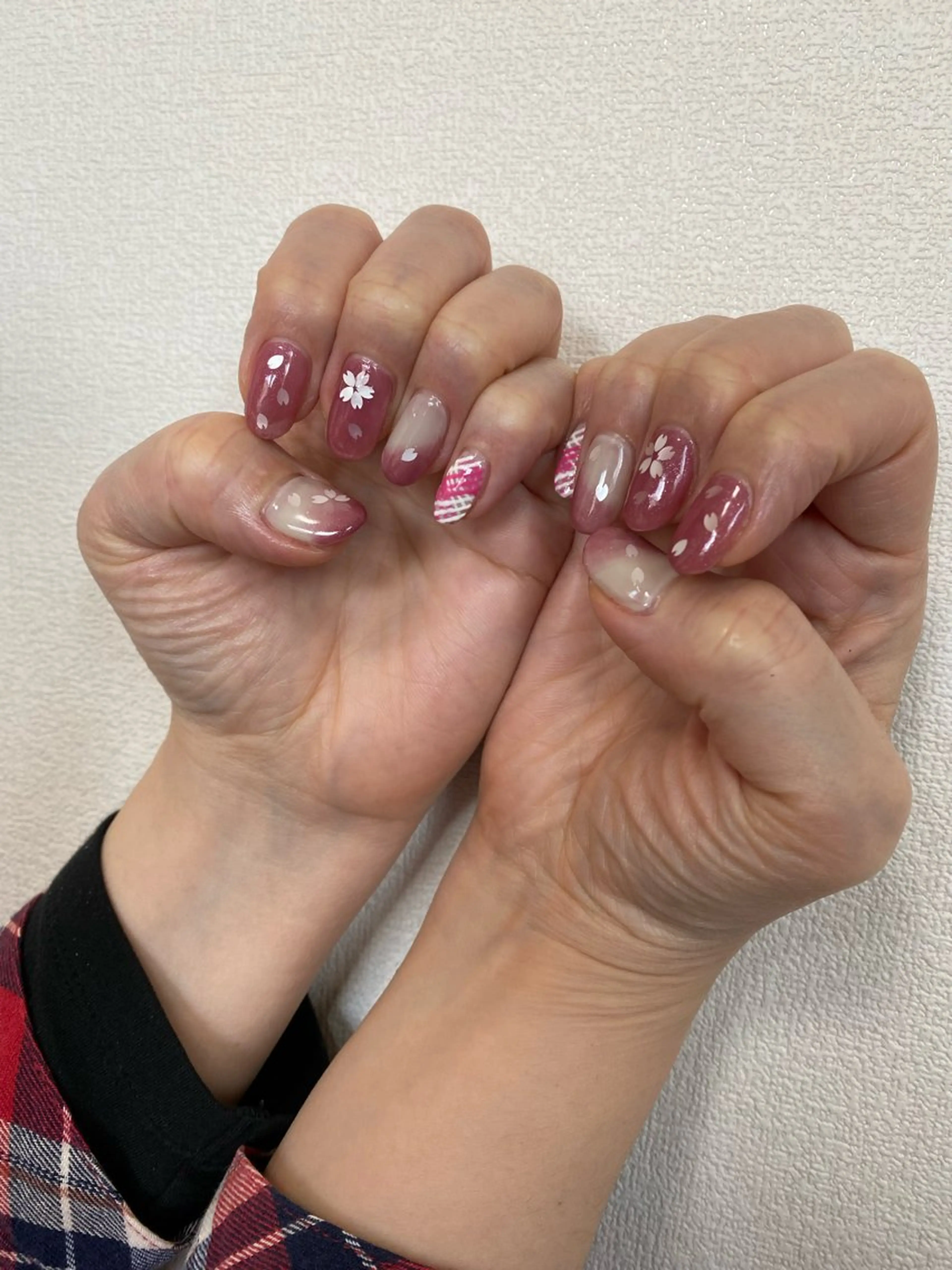 ネイル 桜ネイル ホワイト ハンドネイル 自宅サロン FeelFreeのマツエク・マツパデザイン