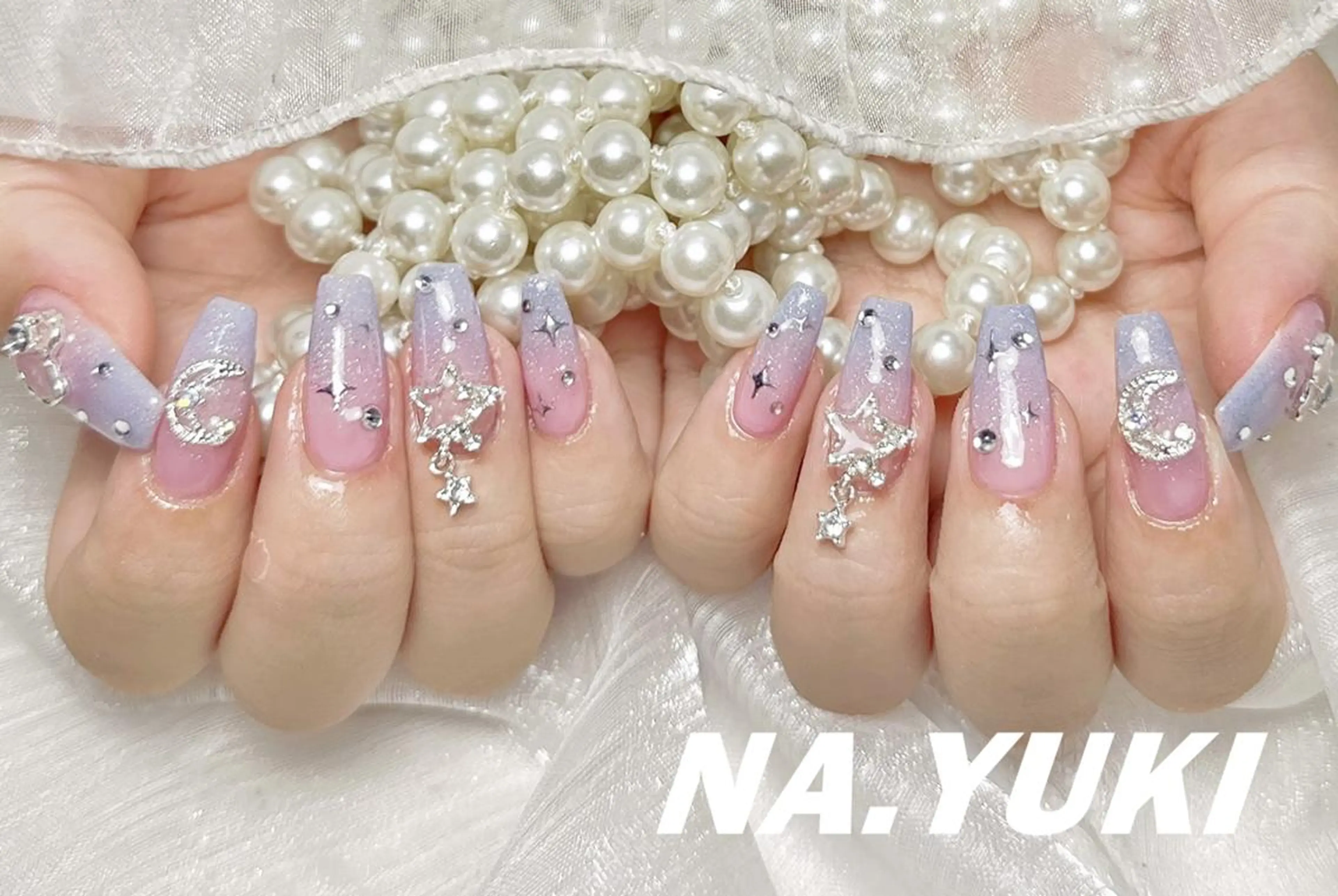 ネイル ハンドネイル ハンドケア 🌷 Mooning 🌷のネイルデザイン