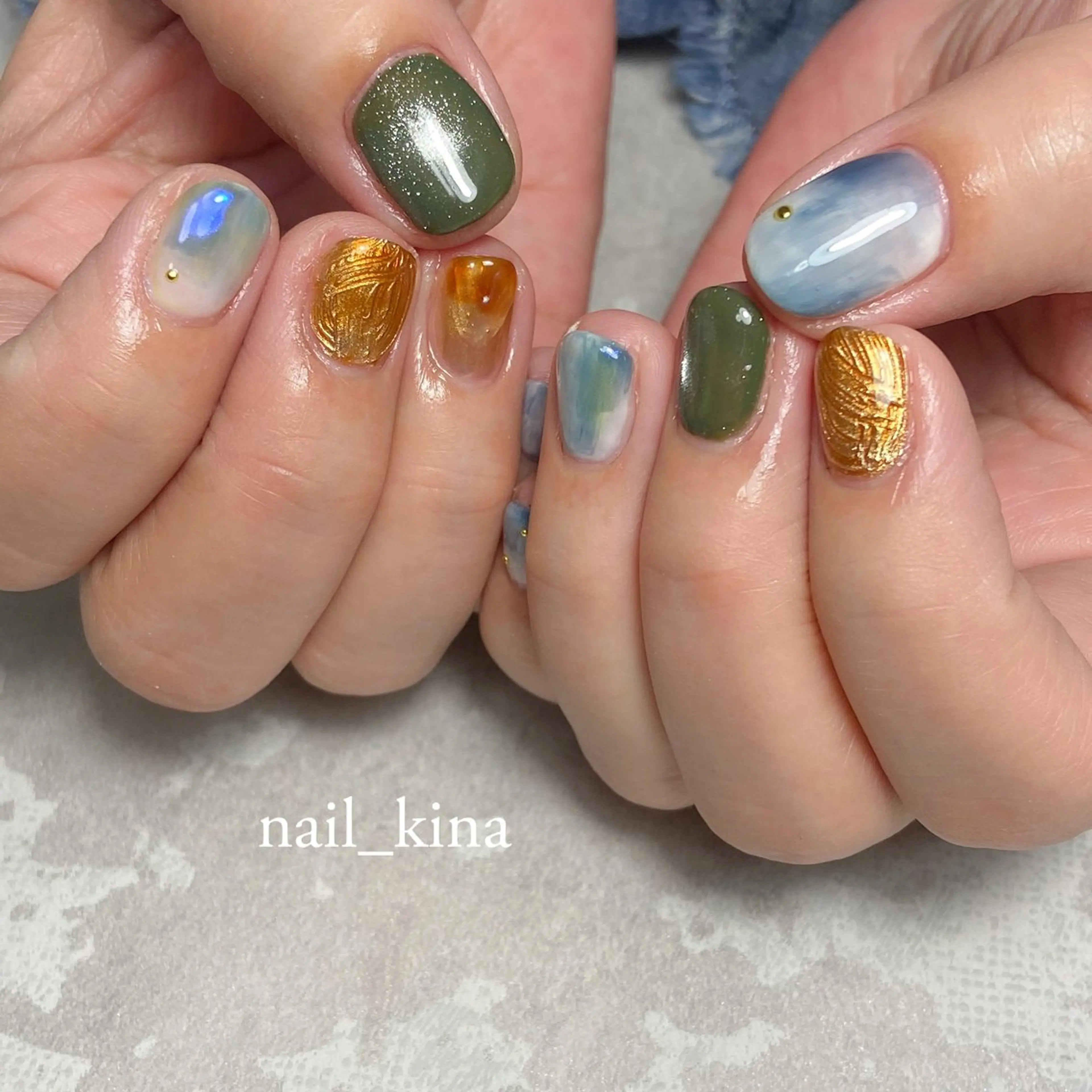 ネイル ブルー グリーン ミラーネイル ニュアンスネイル 春ネイル nail_ kinaのネイルデザイン