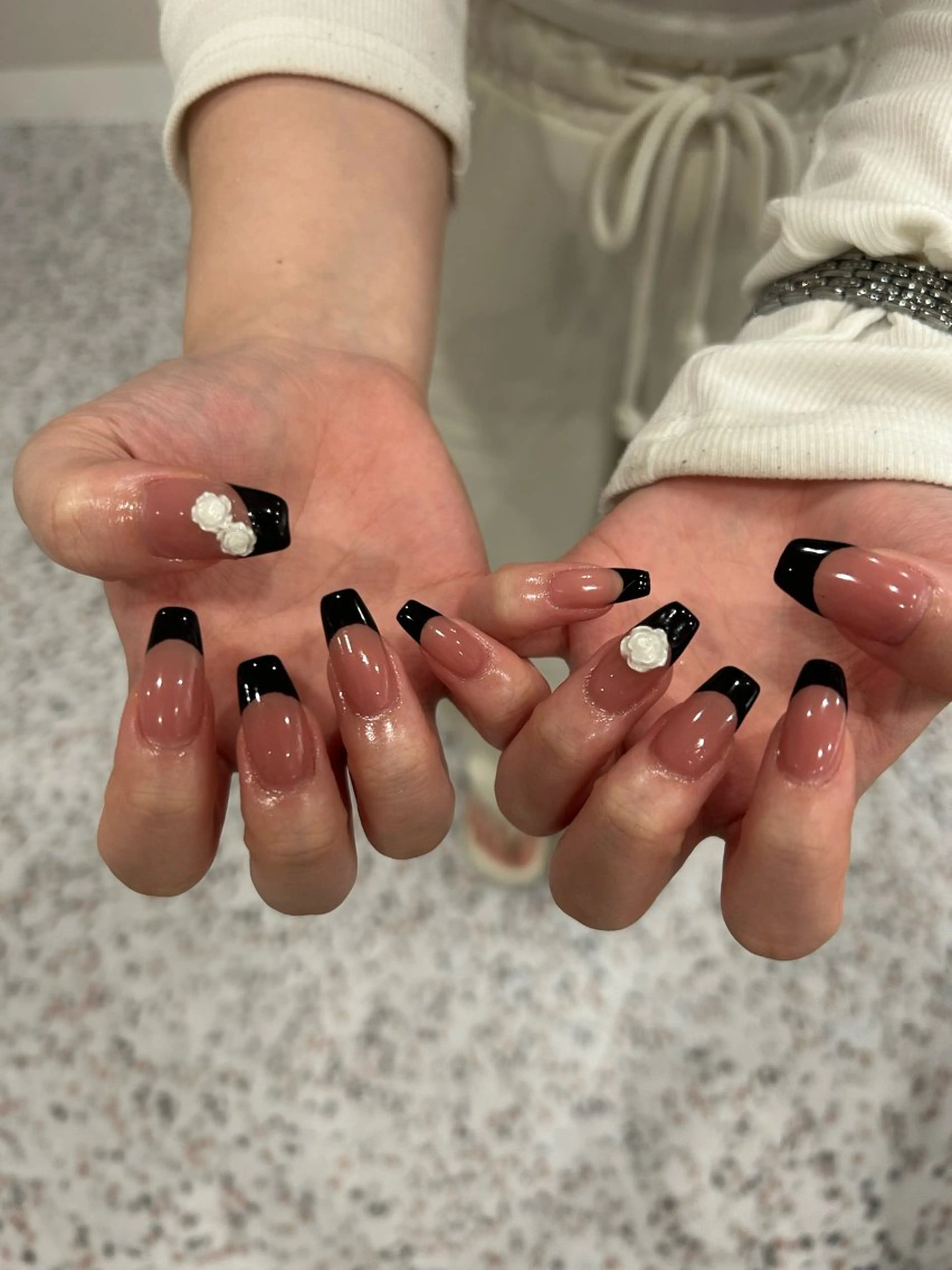 ネイル フレンチネイル 小松 千冬snazzyのネイルデザイン