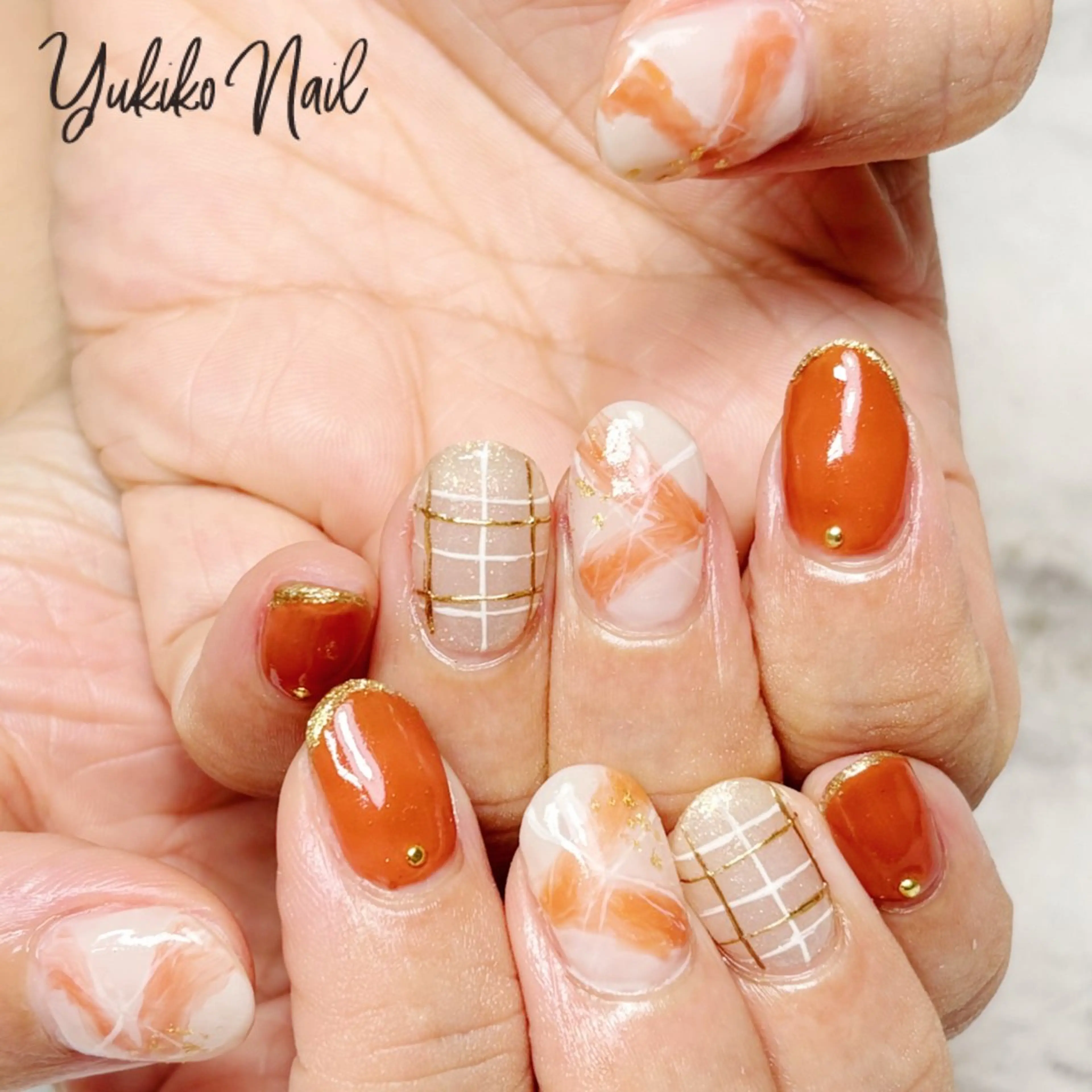 ネイル ゴールド ニュアンスネイル ハンドネイル ユキコ ネイルのネイルデザイン