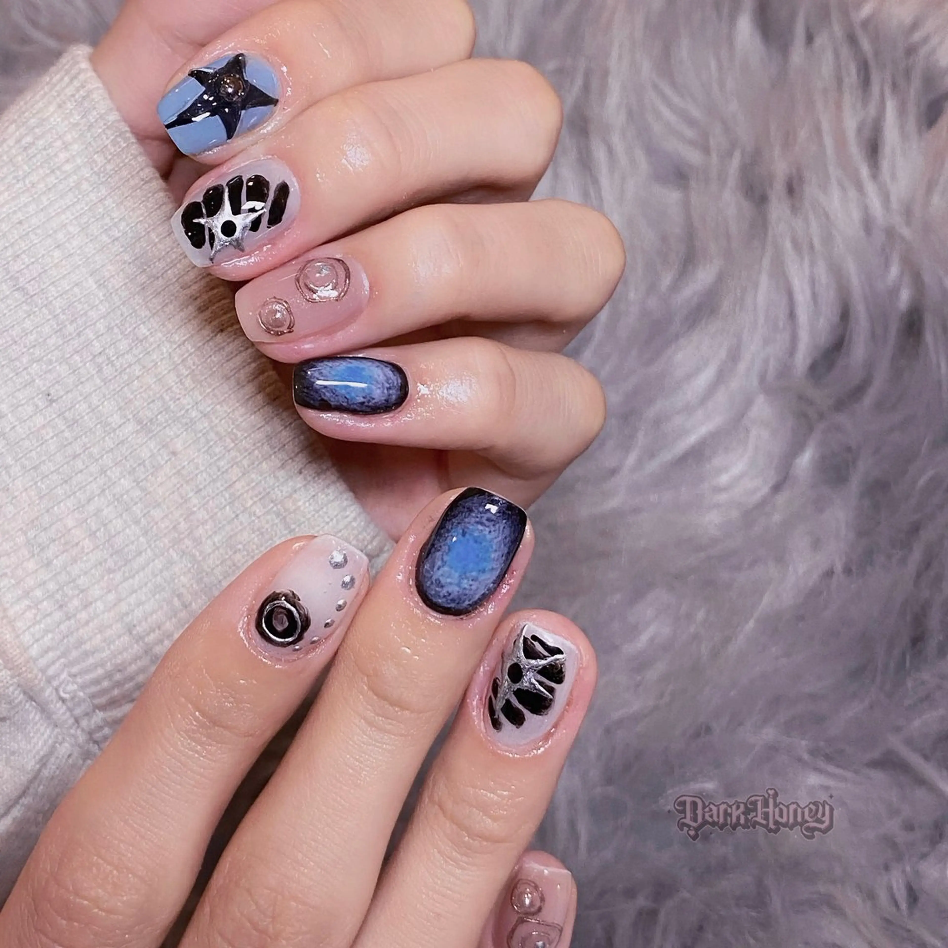 ネイル ハンドネイル Dark honey スカルプ専門原宿店のネイルデザイン