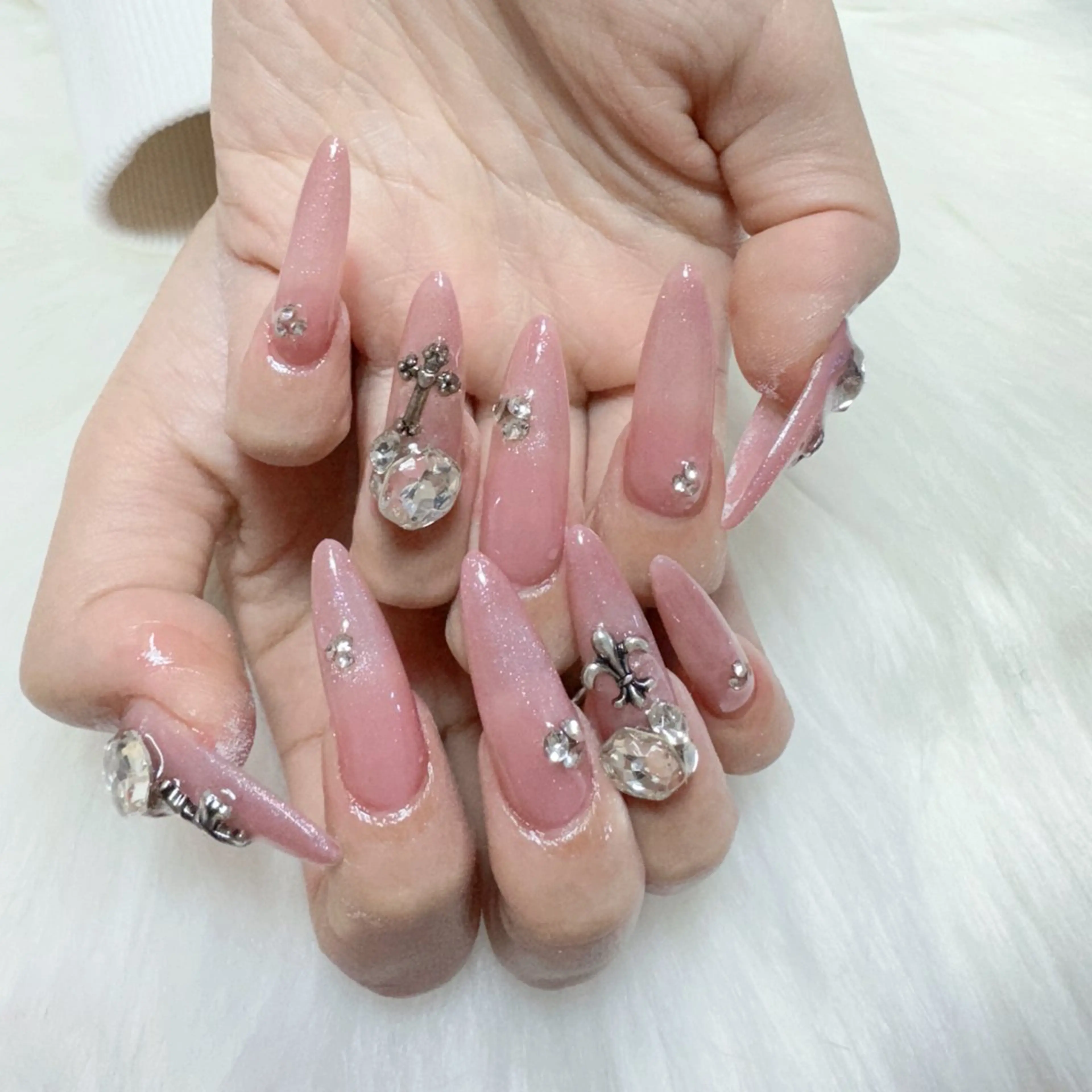 ネイル ハンドネイル 🎀nana🫧 ワンホンネイル🎀のネイルデザイン