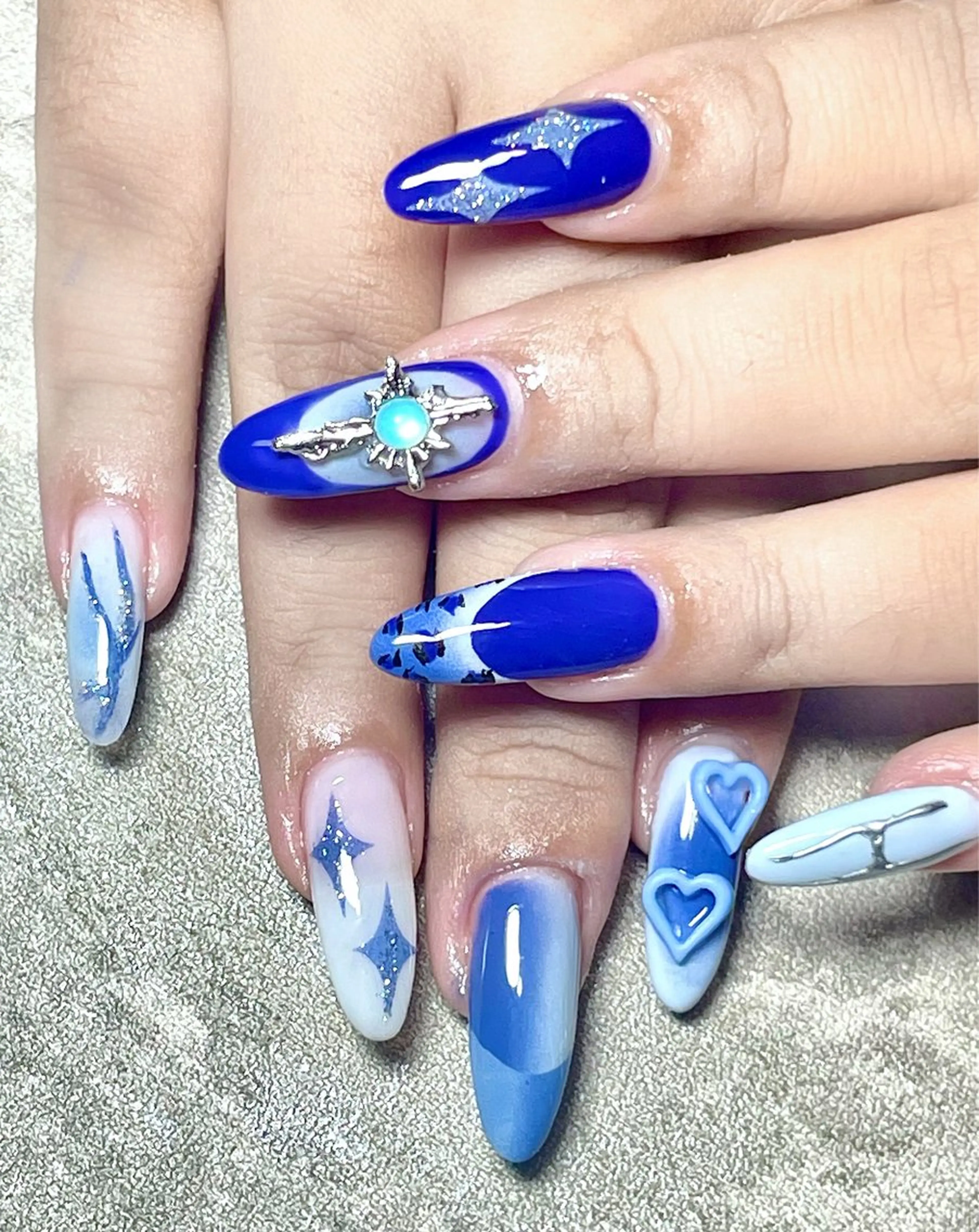 ネイル ハンドネイル LI XINLUのネイルデザイン