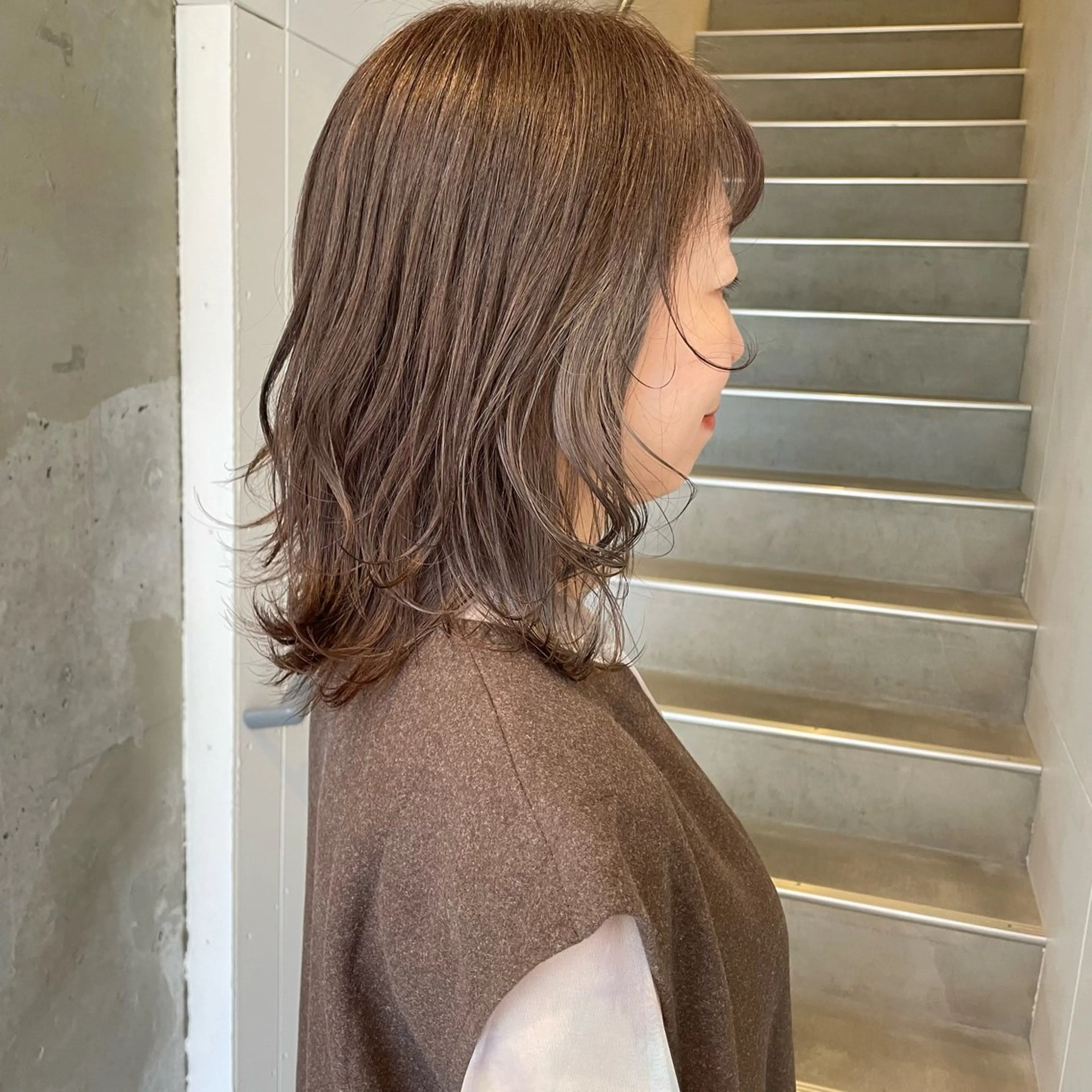 ミディアム カラー ベージュカラー ブリーチ ブラウンカラー マロンブラウン カット ヘアカラー 久保田 千尋のヘアスタイル