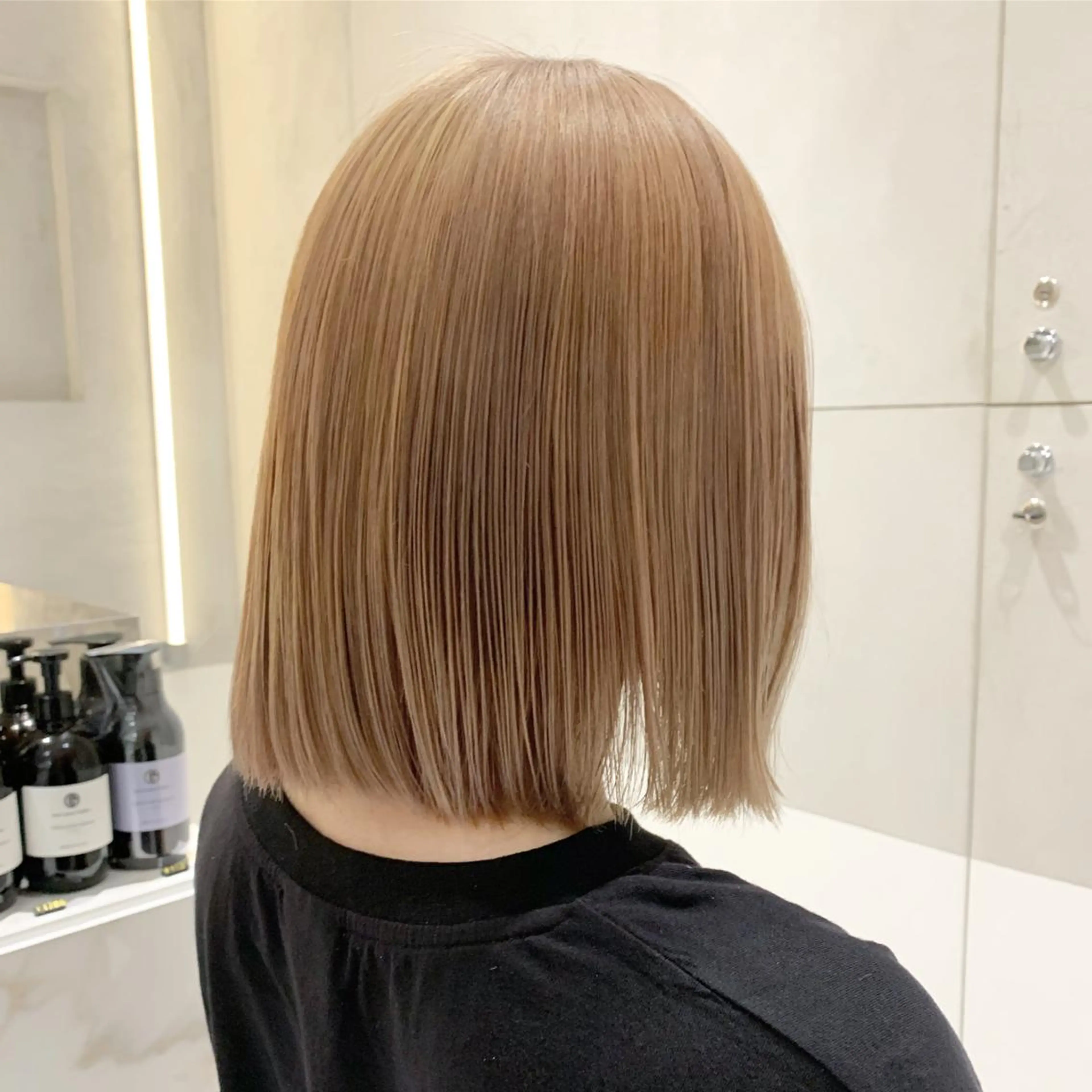 ミディアム カラー ベージュカラー ブリーチ ミルクティーベージュ minami🪷 暖色カラーのヘアスタイル