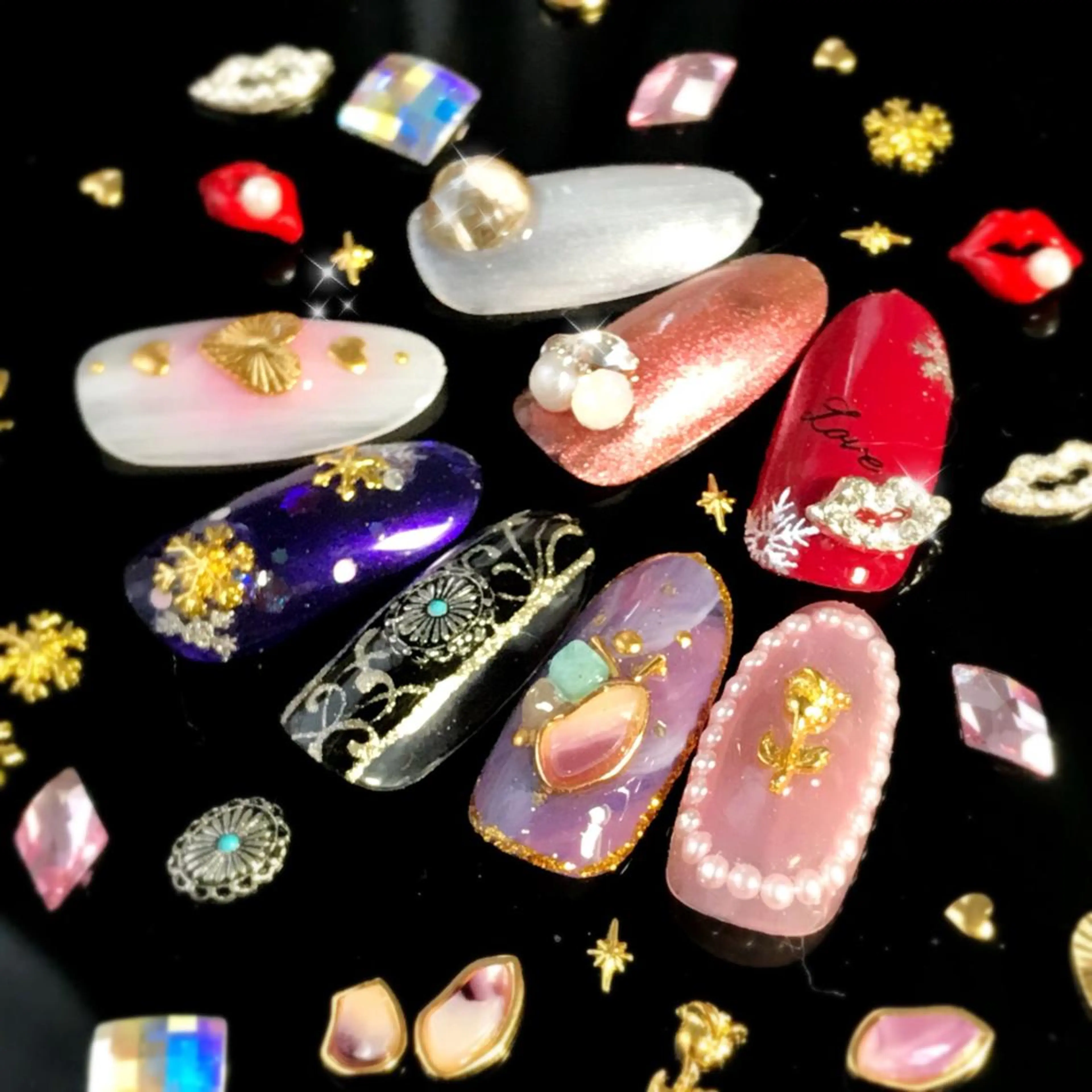 ネイル アートネイル ストーンネイル Lotus Nailのネイルデザイン