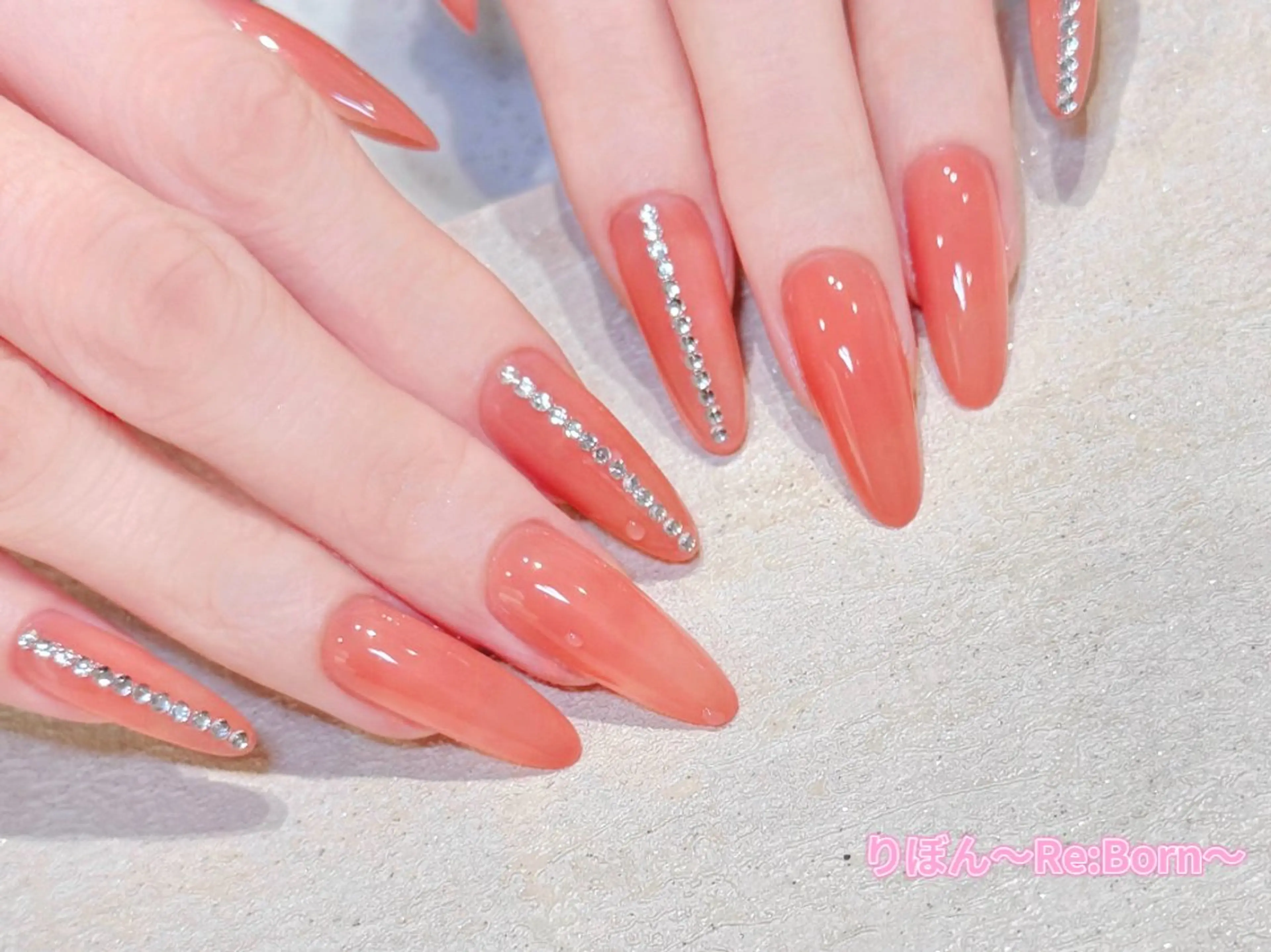 ミディアム フレンチガーリー クリスマス ハンドネイル りぼん Re:Bonrのネイルデザイン