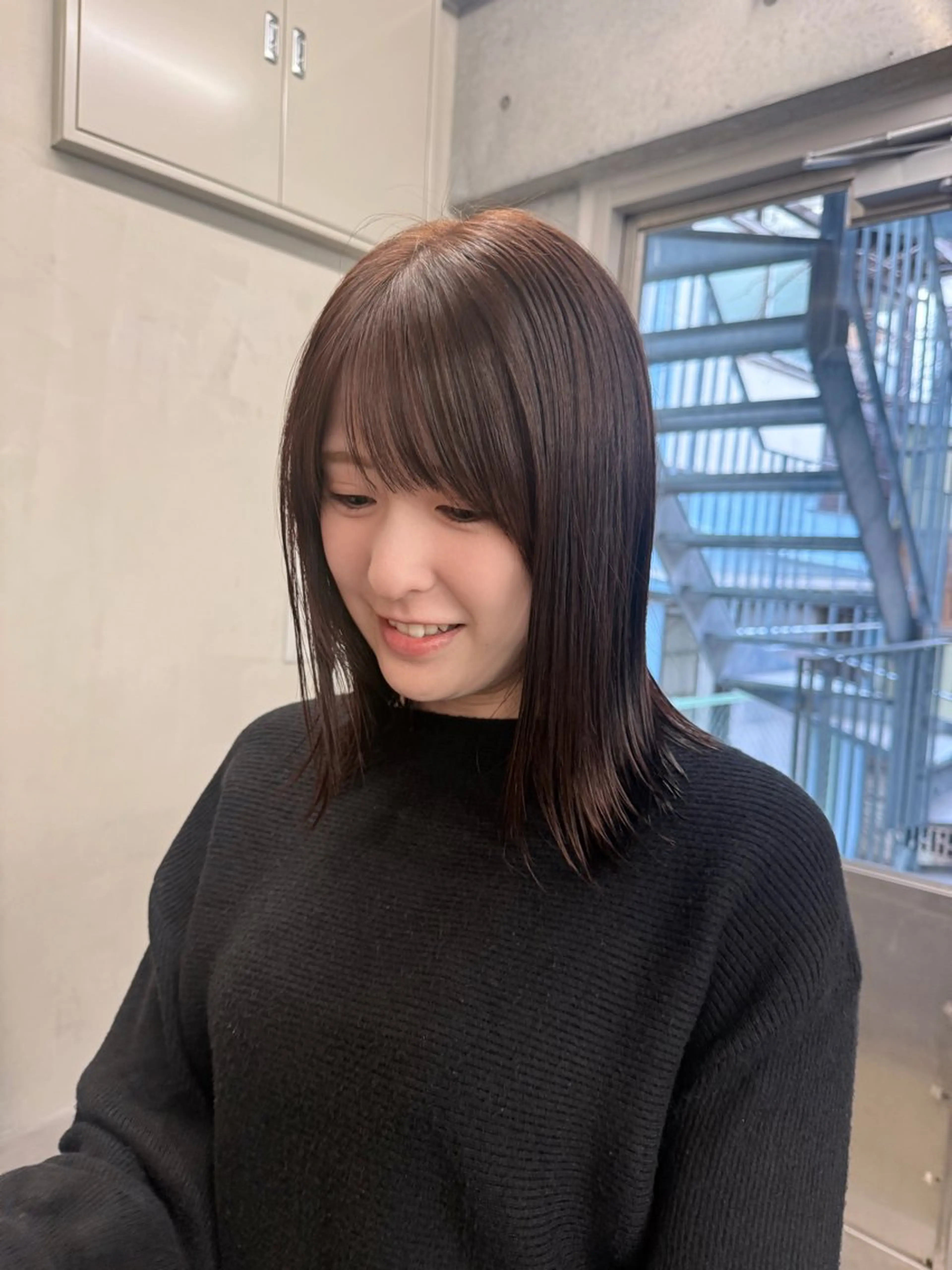 ミディアム カラー ミディアムレイヤー アッシュ ベージュカラー ブリーチ 透明感カラー カット ヘアカラー トリートメント 誰より丁寧なカット/ 小林輝/レイヤーのヘアスタイル