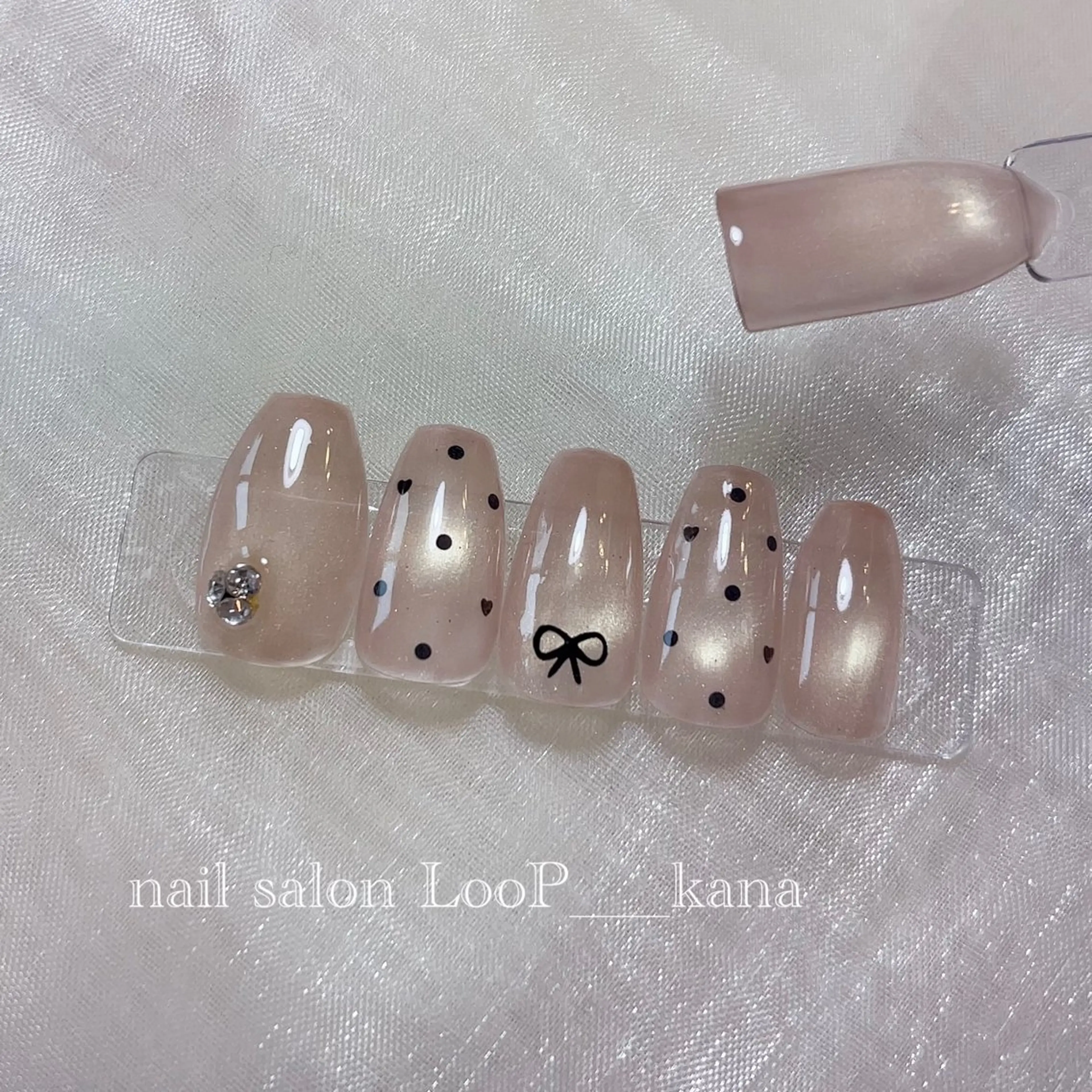 ネイル ドット ゴールド ハート マグネットネイル ハンドネイル ネイルモデル募集中 LooP-kanaのネイルデザイン