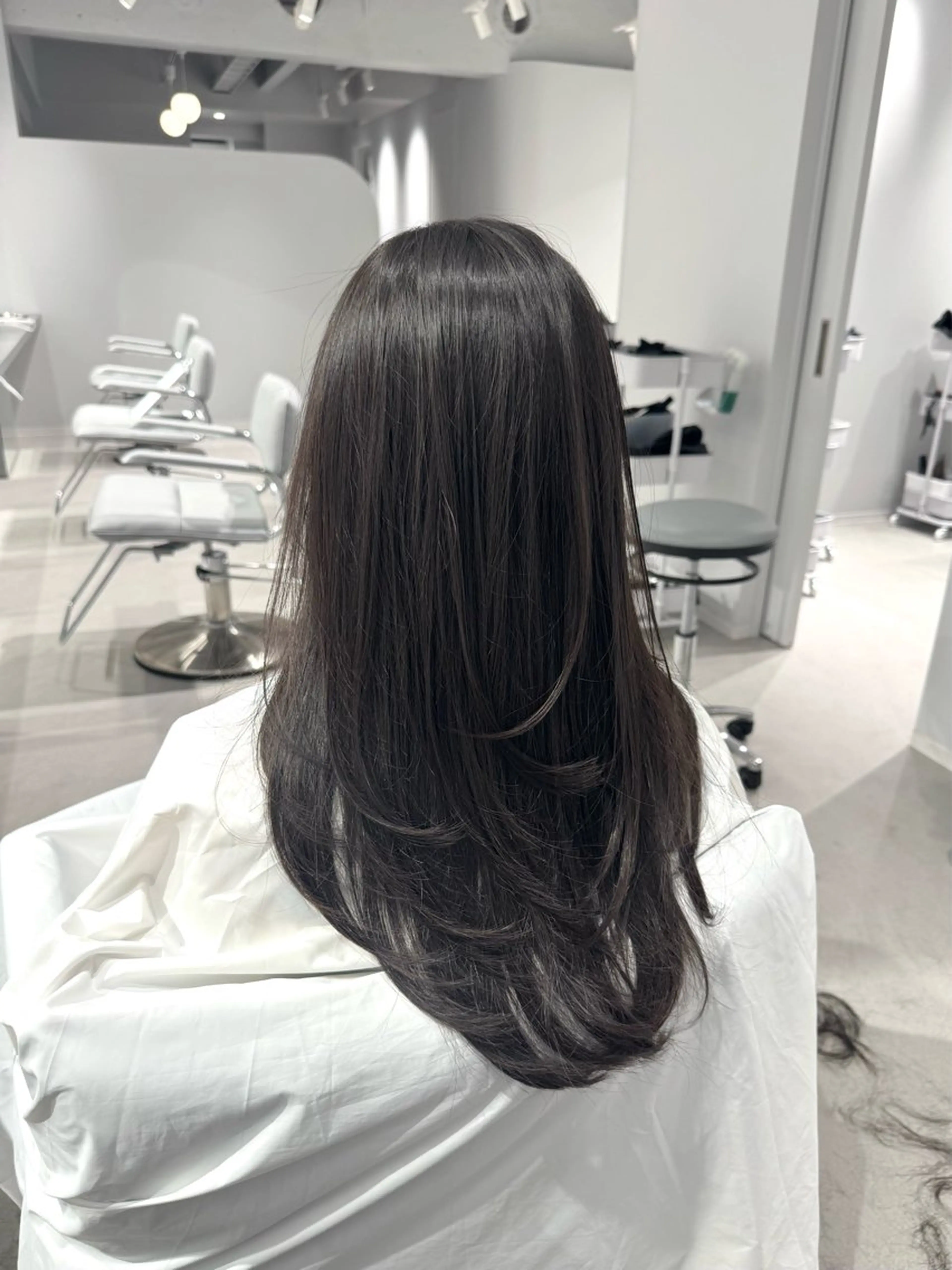 ロング 井上 育海のヘアスタイル